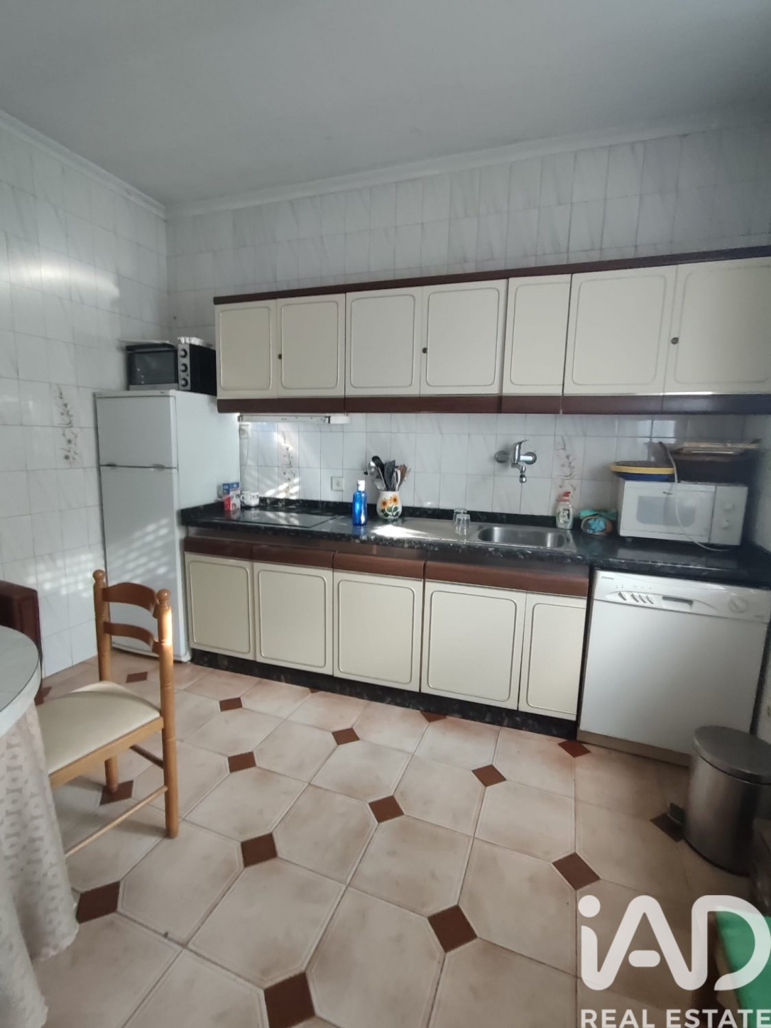House in San Justo de la Vega, Leon, Spain 5 bedrooms, 391 sq.m. No. 185374