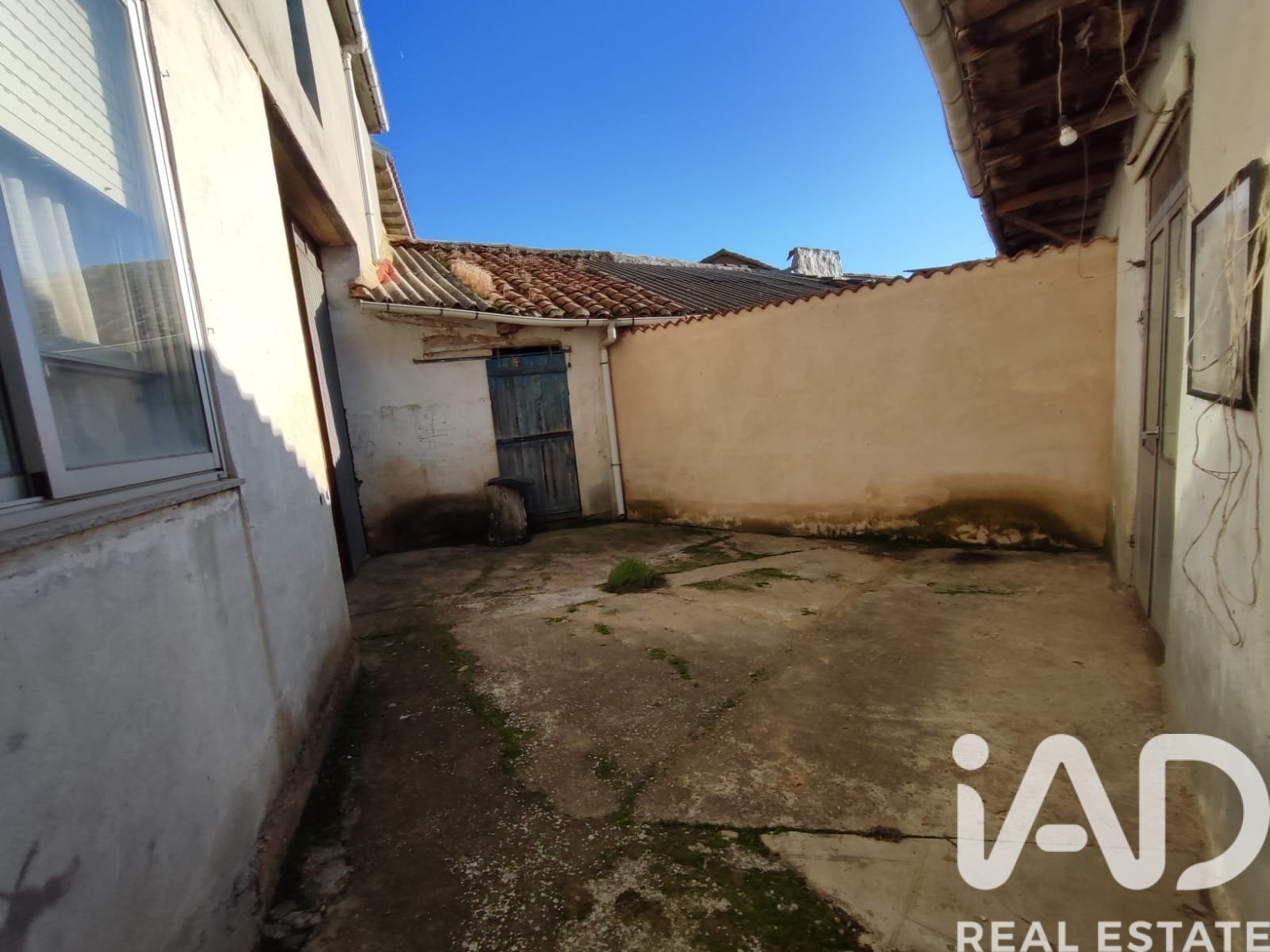 House in San Justo de la Vega, Leon, Spain 5 bedrooms, 391 sq.m. No. 185374