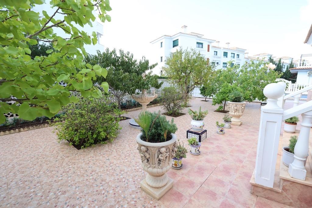 Villa in Alicante, Spain 5 bedrooms, 308 sq.m. No. 179617
