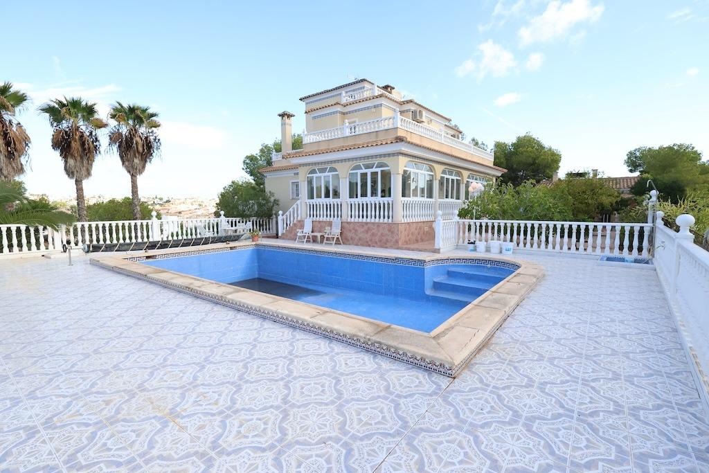Villa in Alicante, Spain 5 bedrooms, 308 sq.m. No. 179617