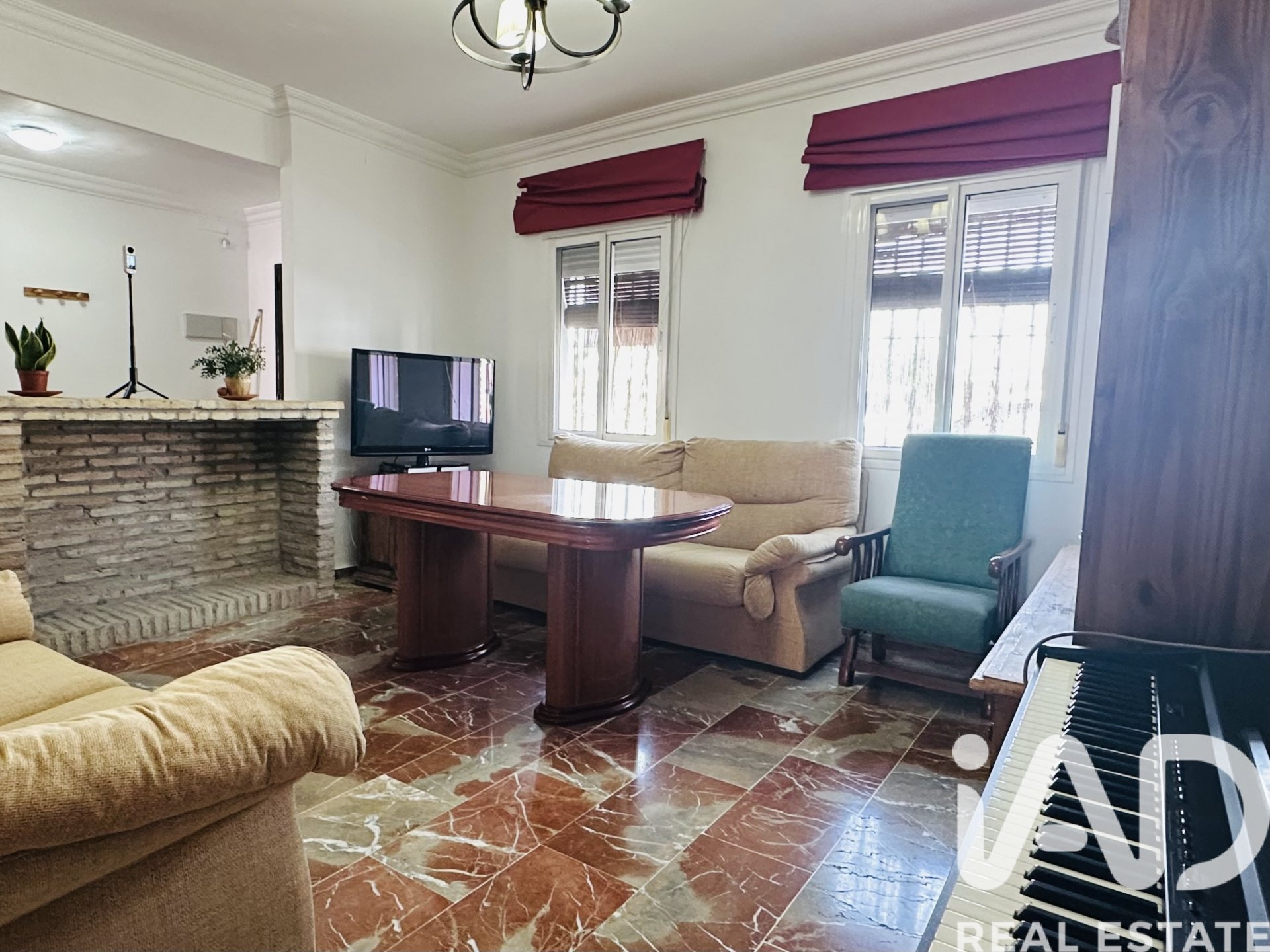 Kaupunkipientalo Guillena, Seville, Espanja 3 makuuhuonetta, 94 m2 No. 188336