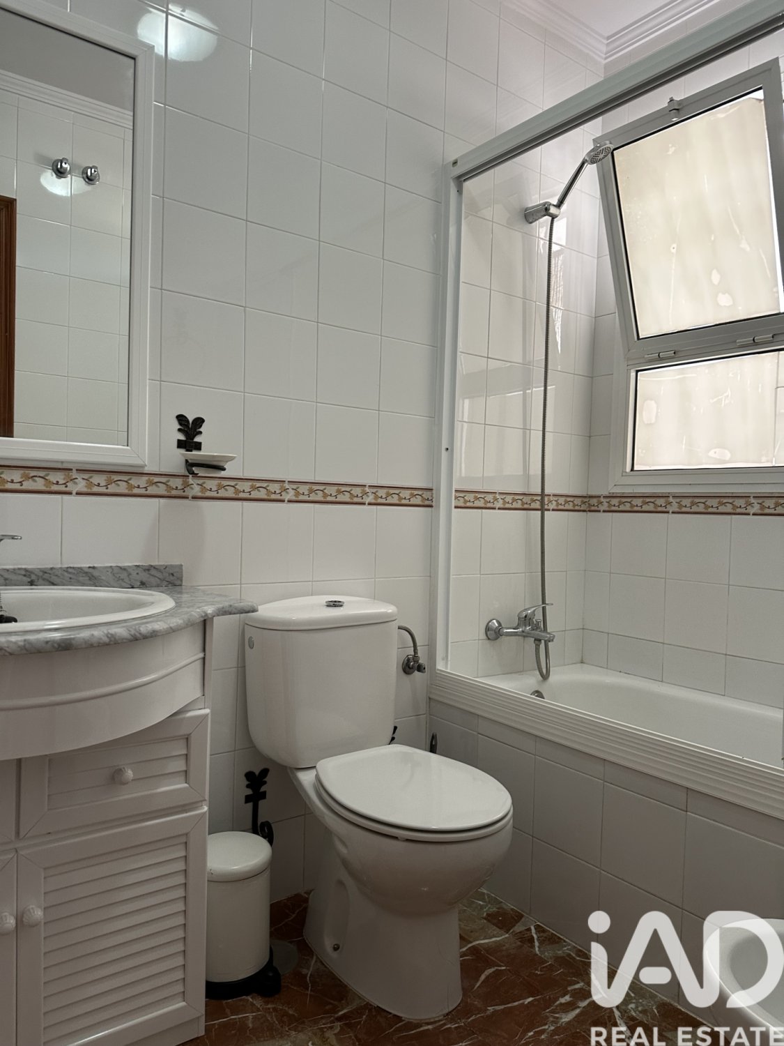 Kaupunkipientalo Guillena, Seville, Espanja 3 makuuhuonetta, 94 m2 No. 188336