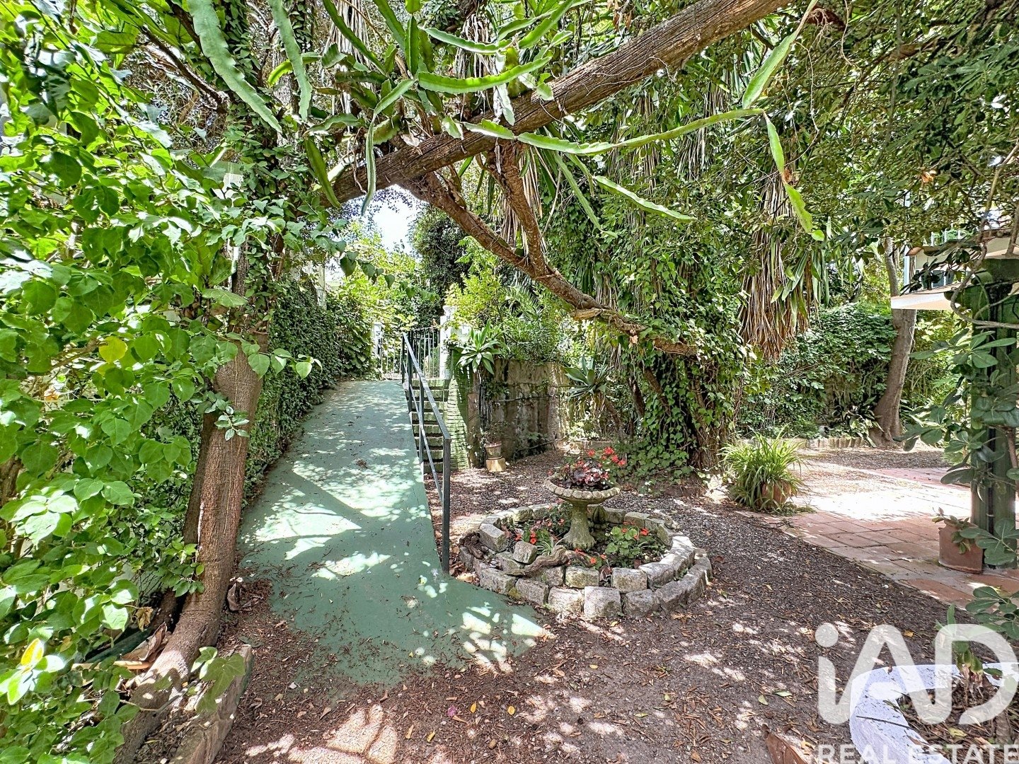 House in Algeciras, Cadiz, Spain 5 bedrooms, 973 sq.m. No. 188124