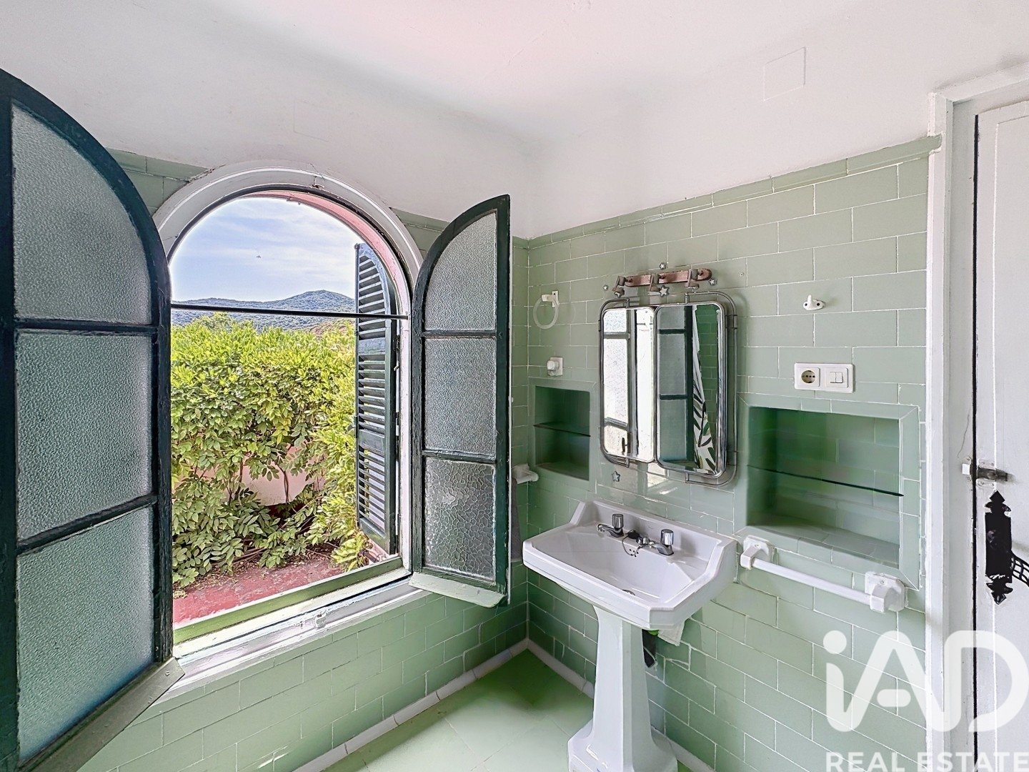 House in Algeciras, Cadiz, Spain 5 bedrooms, 973 sq.m. No. 188124