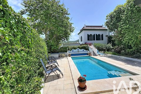 Сasa en Algeciras, Cádiz, España 5 dormitorios, 973 m2 No. 188124