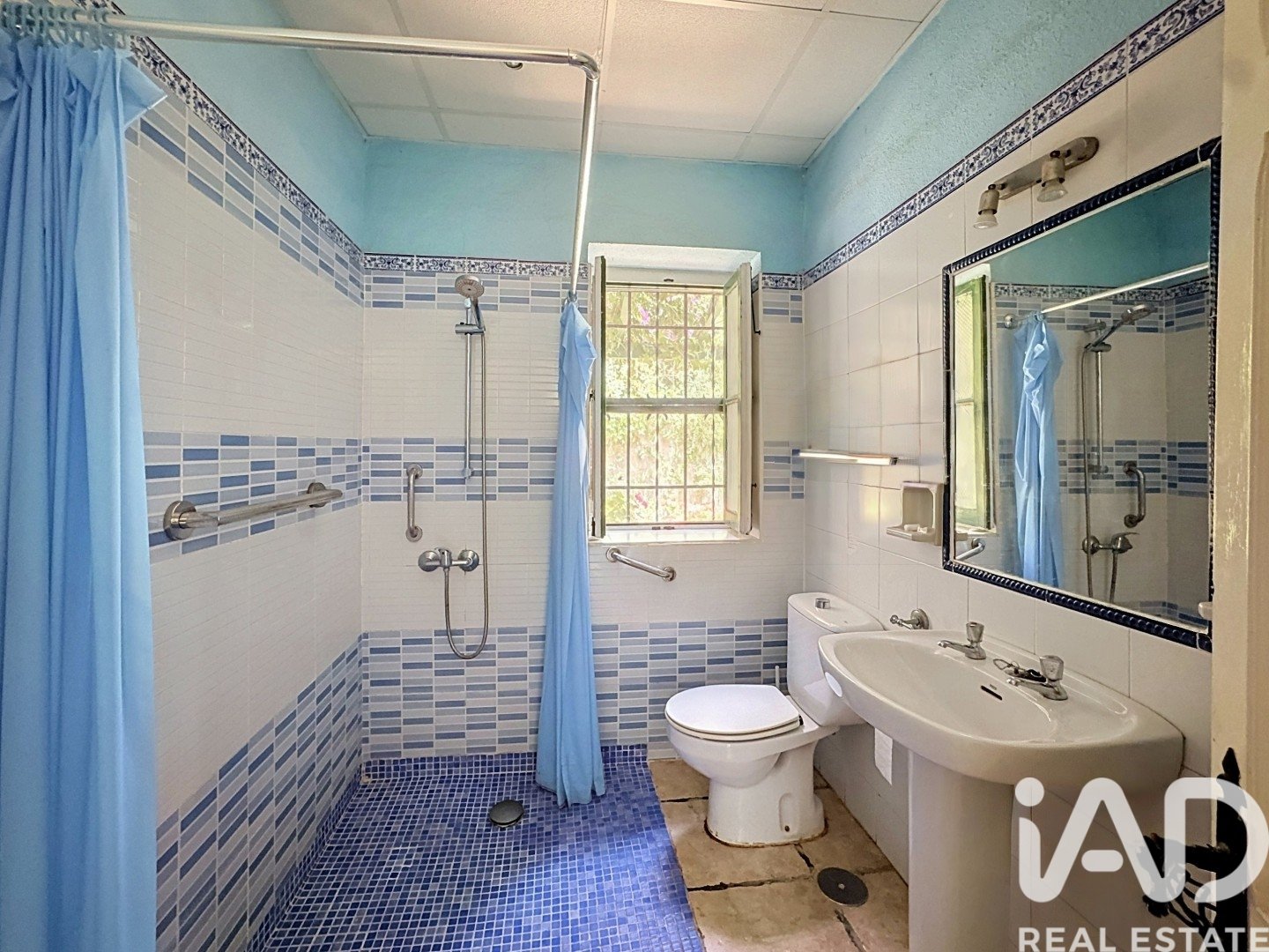 House in Algeciras, Cadiz, Spain 5 bedrooms, 973 sq.m. No. 188124