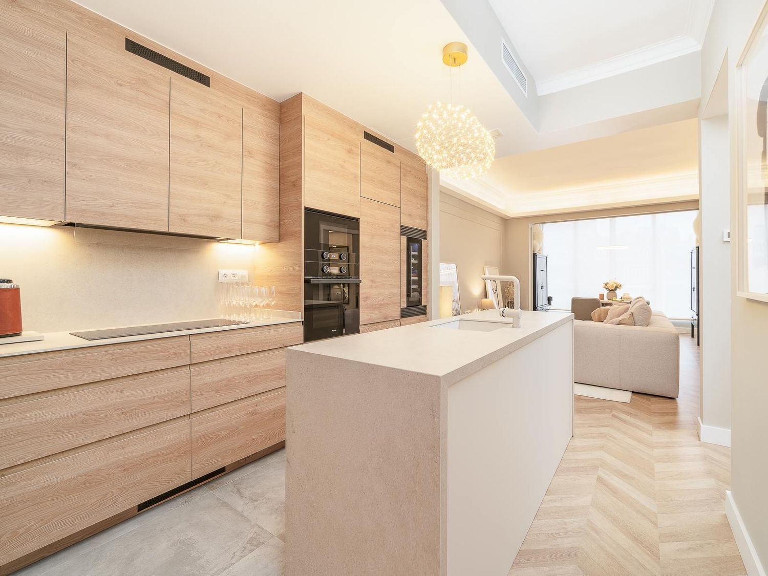 Apartment in Barcelona, Spain 3 bedrooms, 94 sq.m. No. 182381