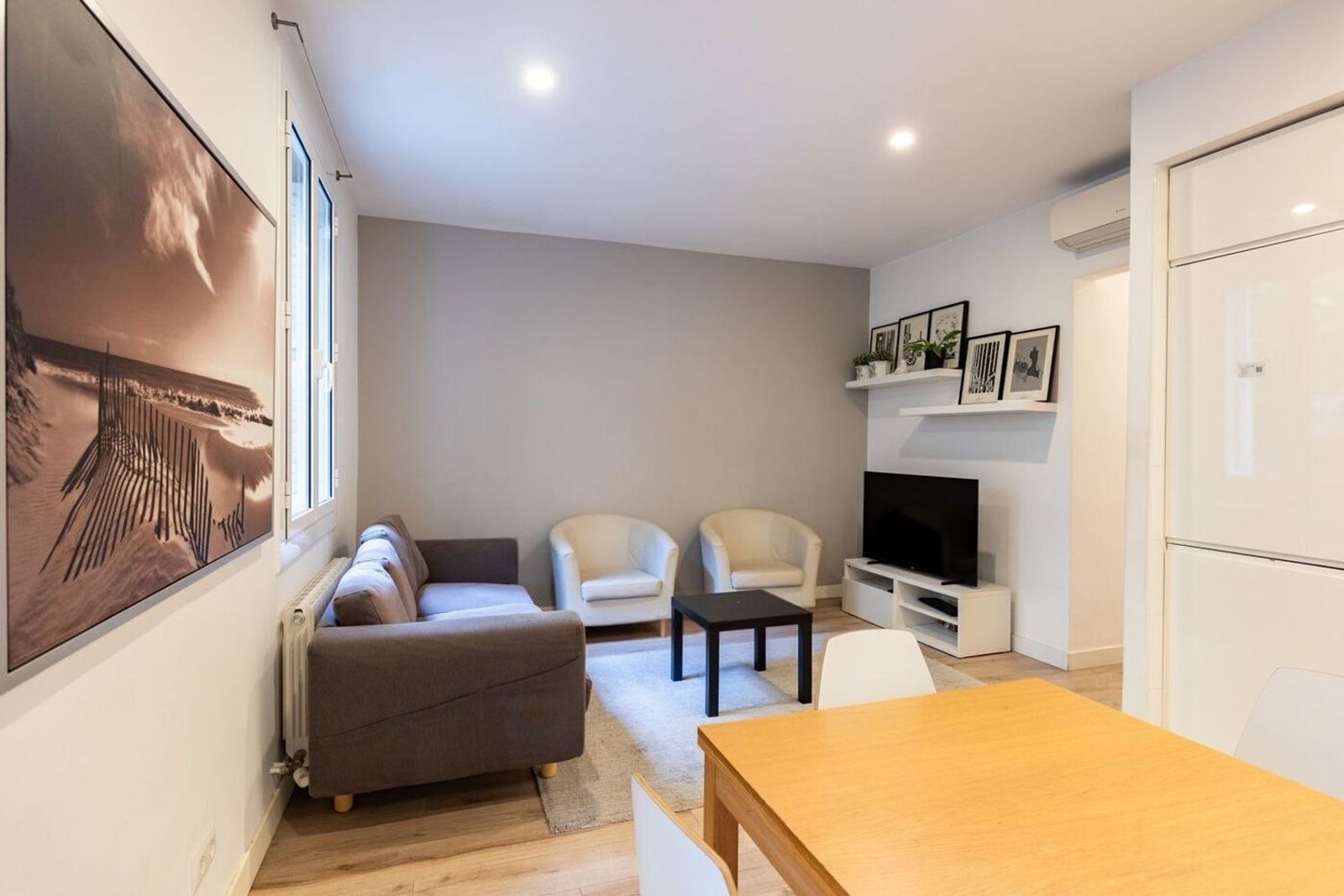 Apartamento en Barcelona, España 3 dormitorios, 72 m2 No. 182384