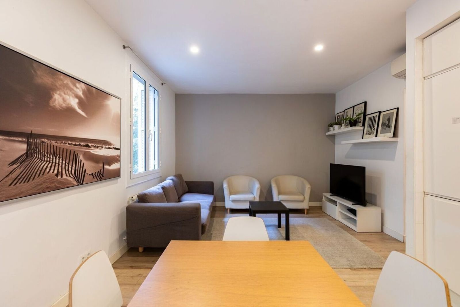 Apartamento en Barcelona, España 3 dormitorios, 72 m2 No. 182384