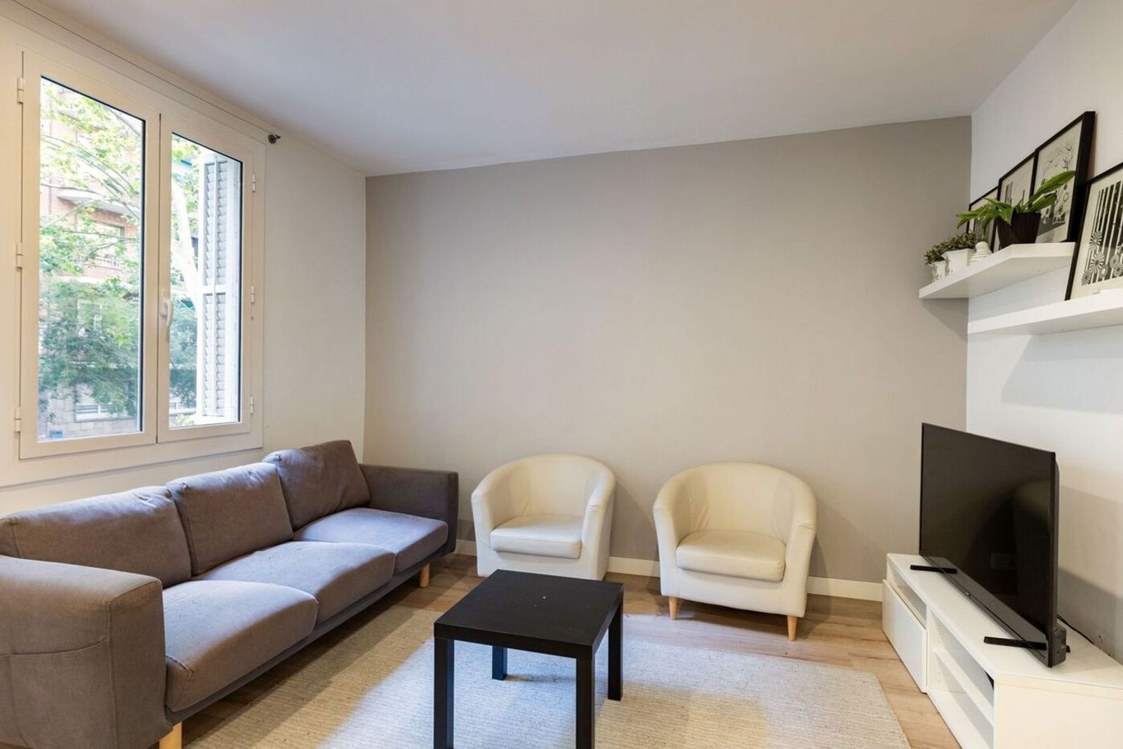 Apartamento en Barcelona, España 3 dormitorios, 72 m2 No. 182384