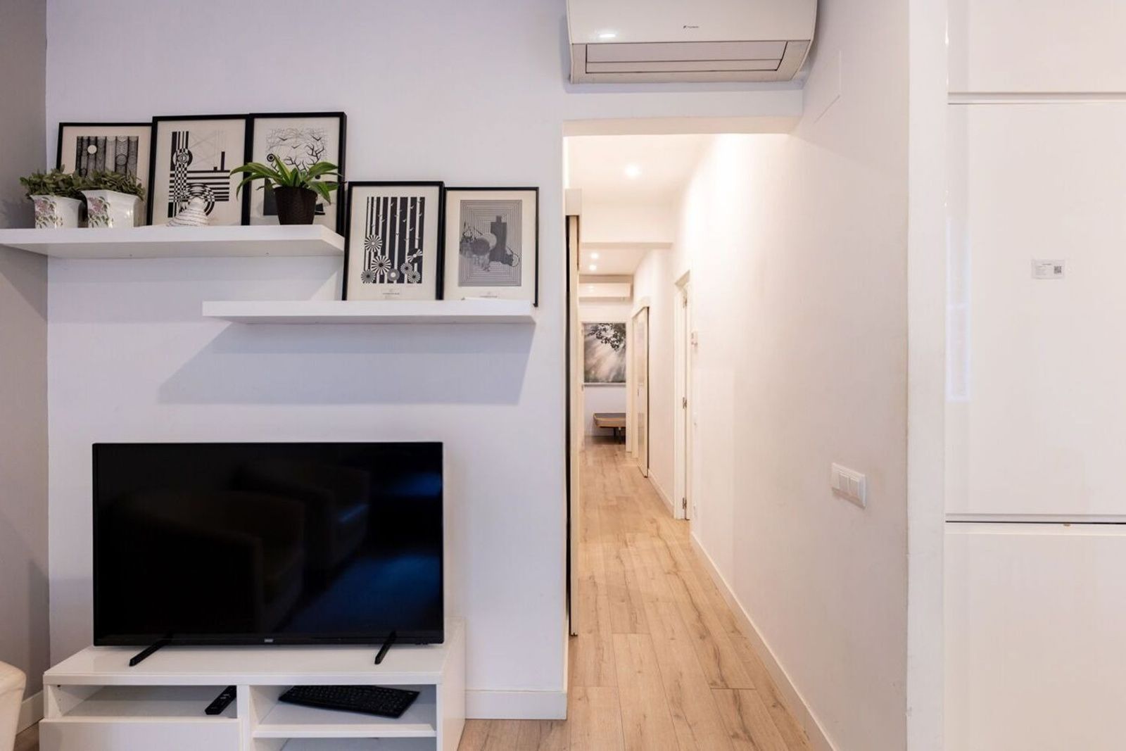Apartamento en Barcelona, España 3 dormitorios, 72 m2 No. 182384