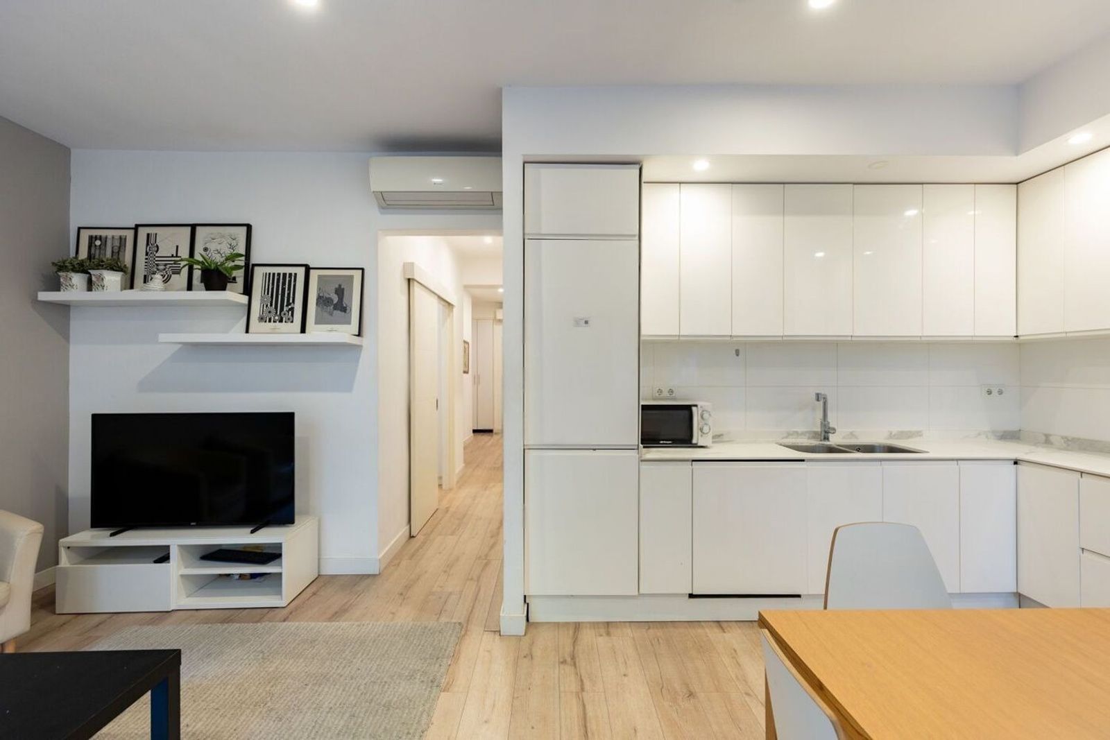 Apartamento en Barcelona, España 3 dormitorios, 72 m2 No. 182384