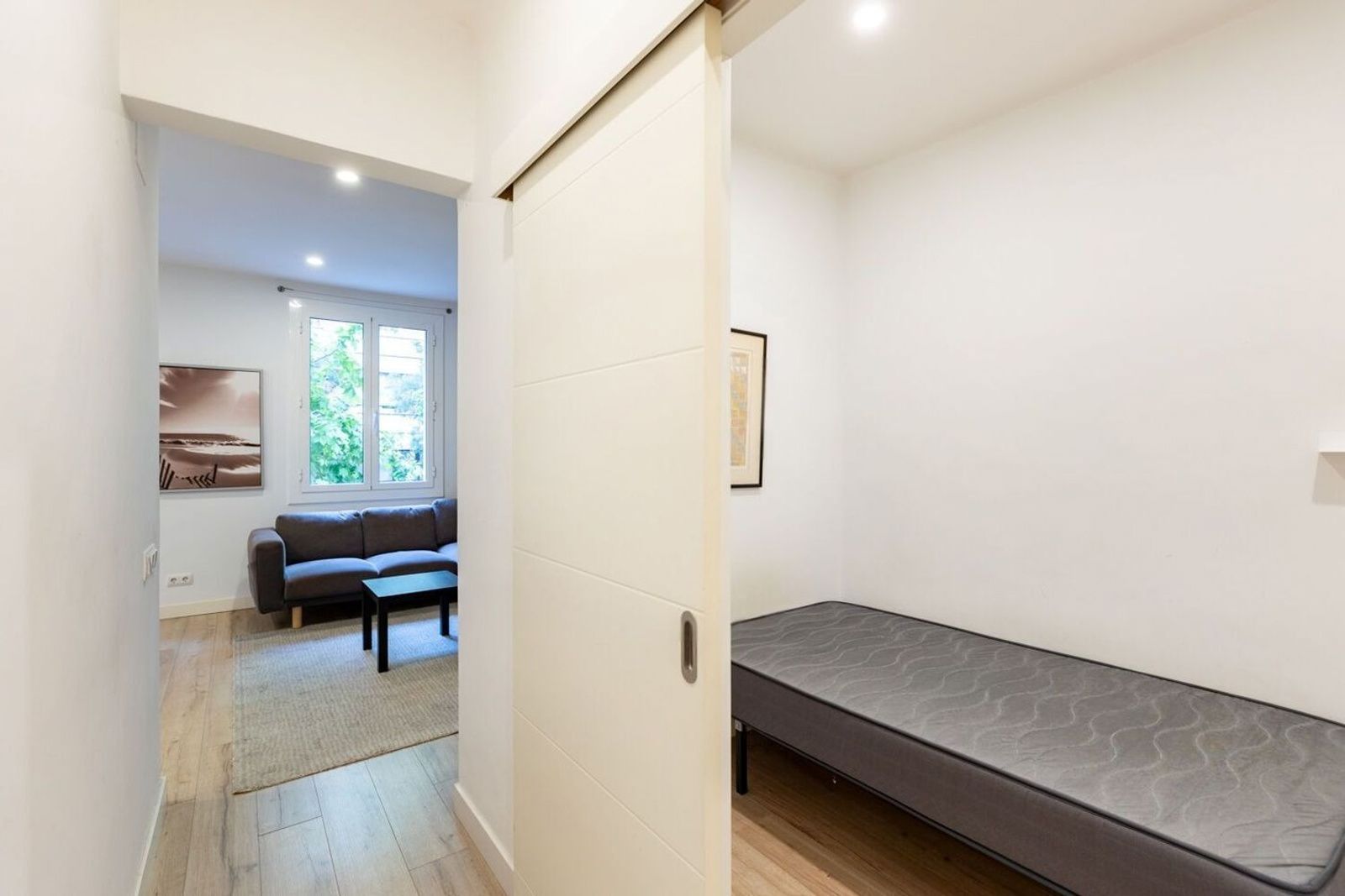 Apartamento en Barcelona, España 3 dormitorios, 72 m2 No. 182384