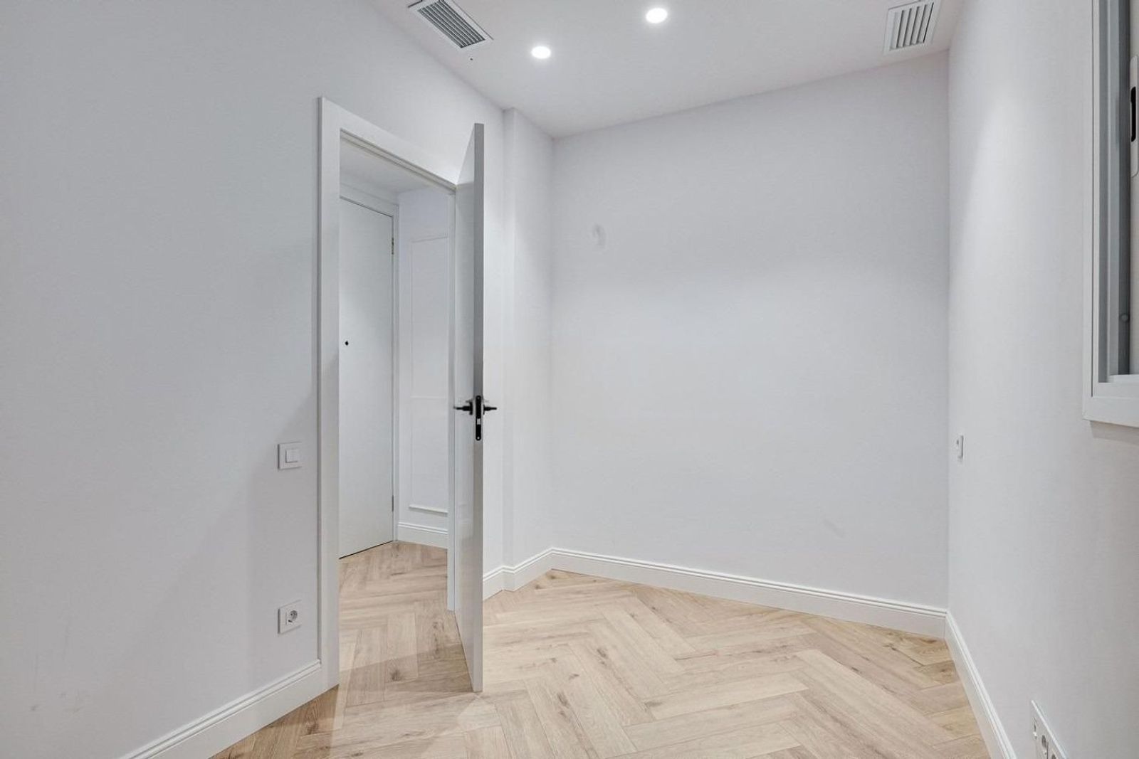 Apartment in Barcelona, Spain 3 bedrooms, 78 sq.m. No. 182382