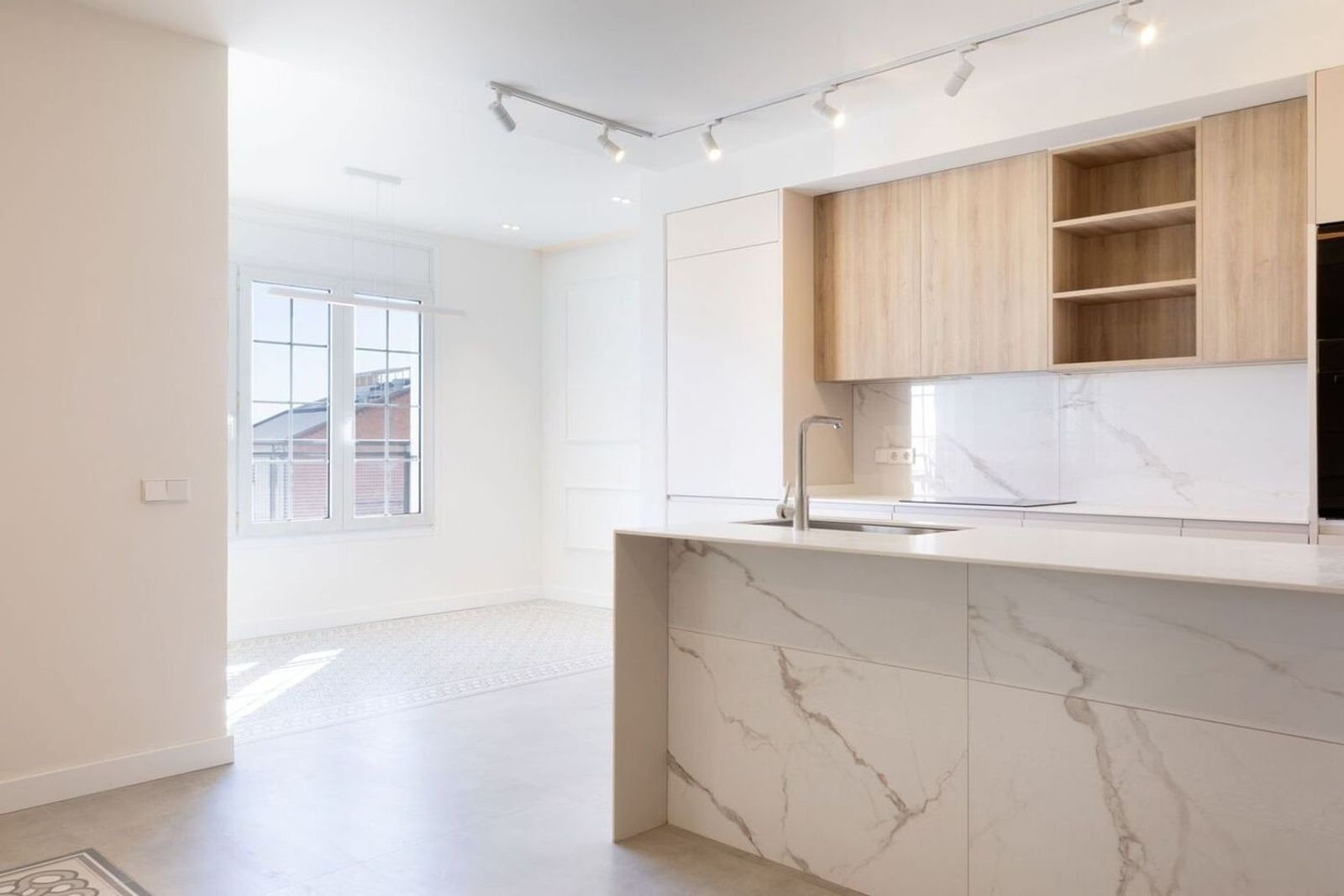 Apartamento en Barcelona, España 3 dormitorios, 131 m2 No. 182383