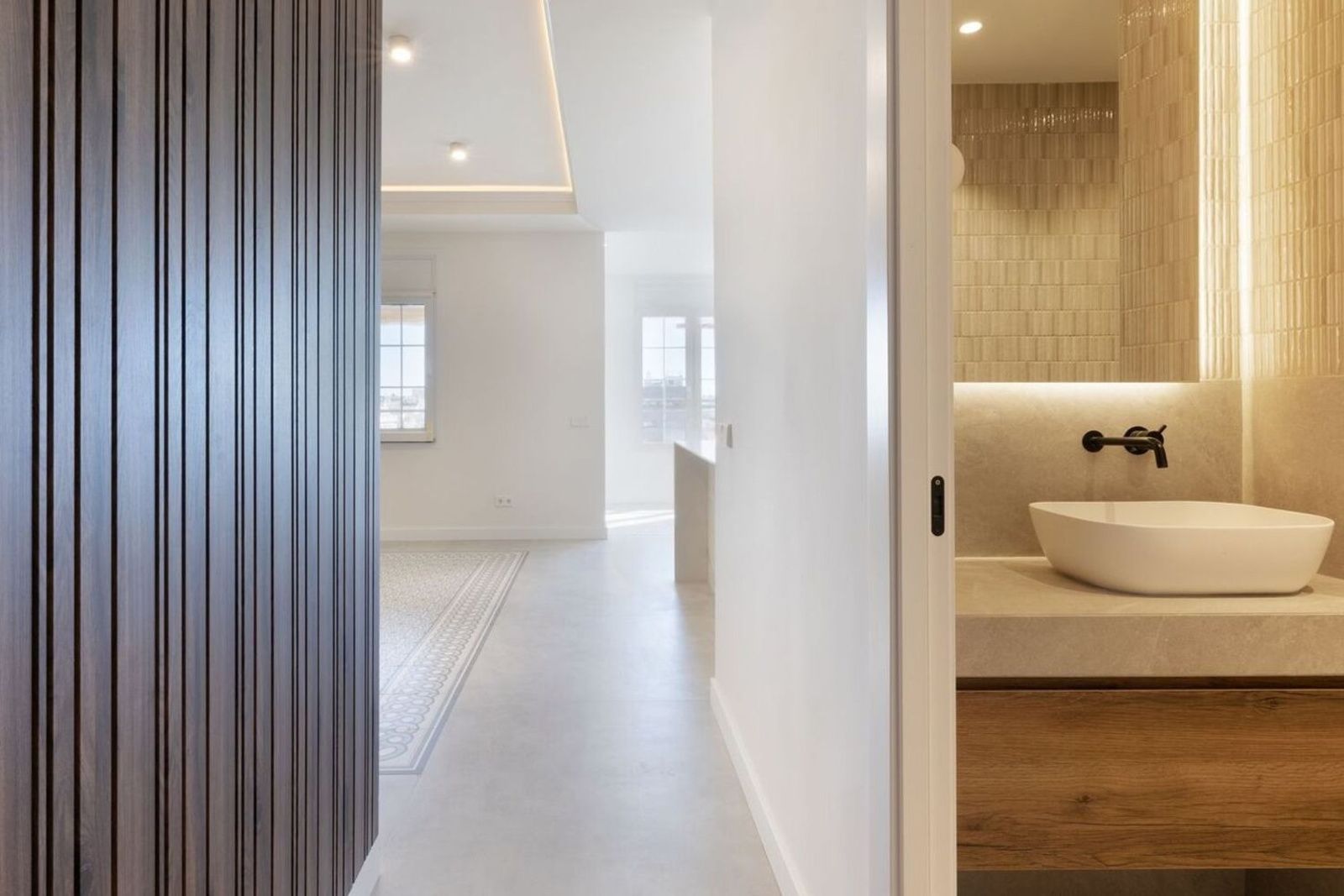 Apartamento en Barcelona, España 3 dormitorios, 131 m2 No. 182383