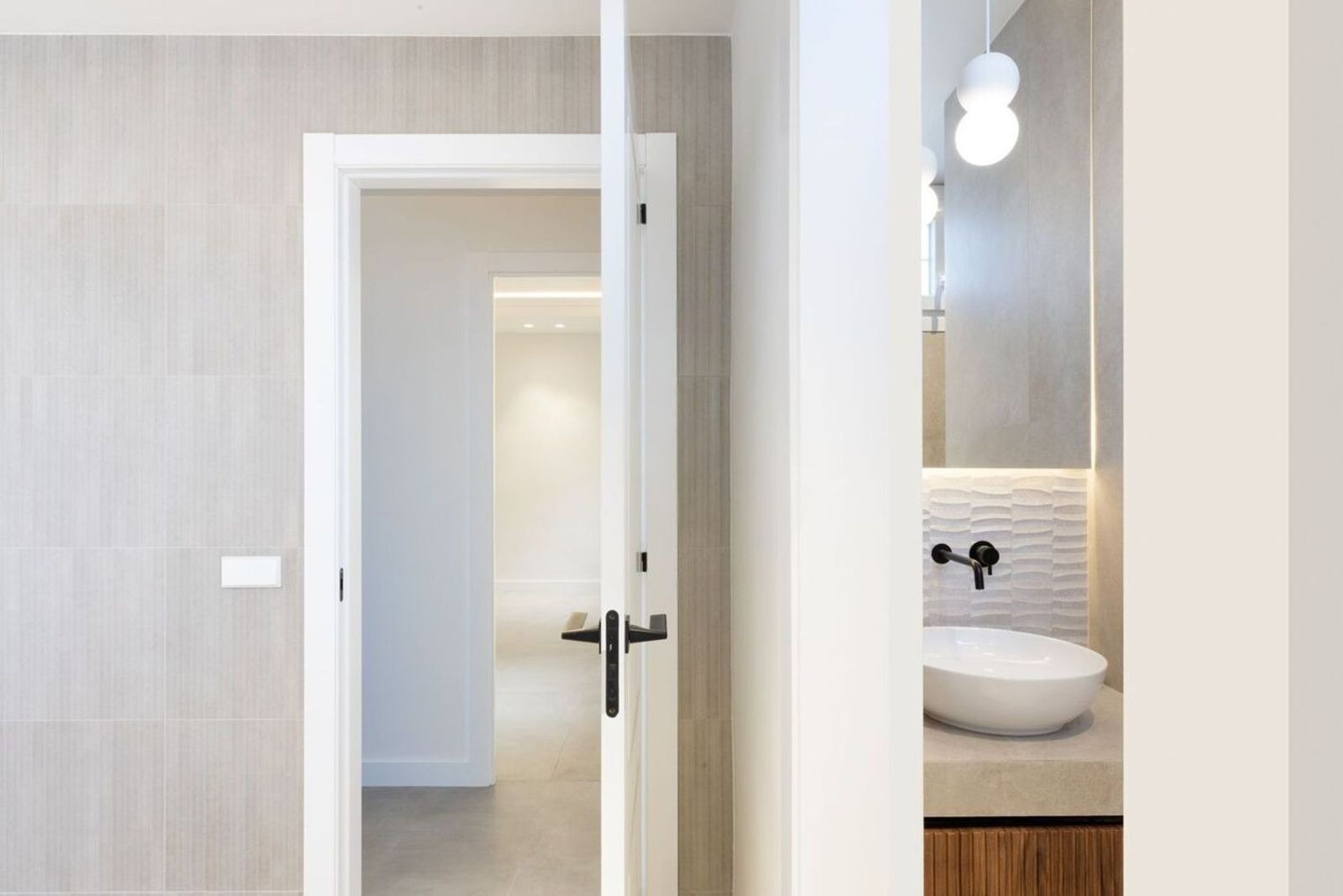 Apartamento en Barcelona, España 3 dormitorios, 131 m2 No. 182383