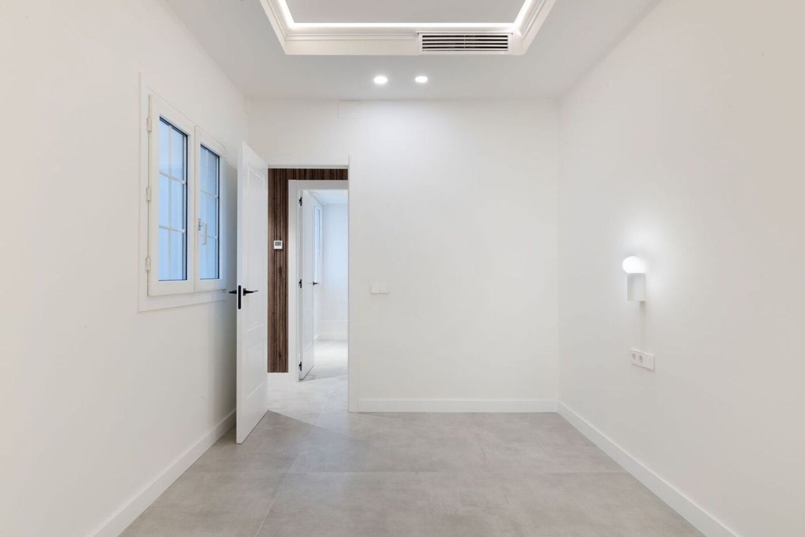 Apartamento en Barcelona, España 3 dormitorios, 131 m2 No. 182383
