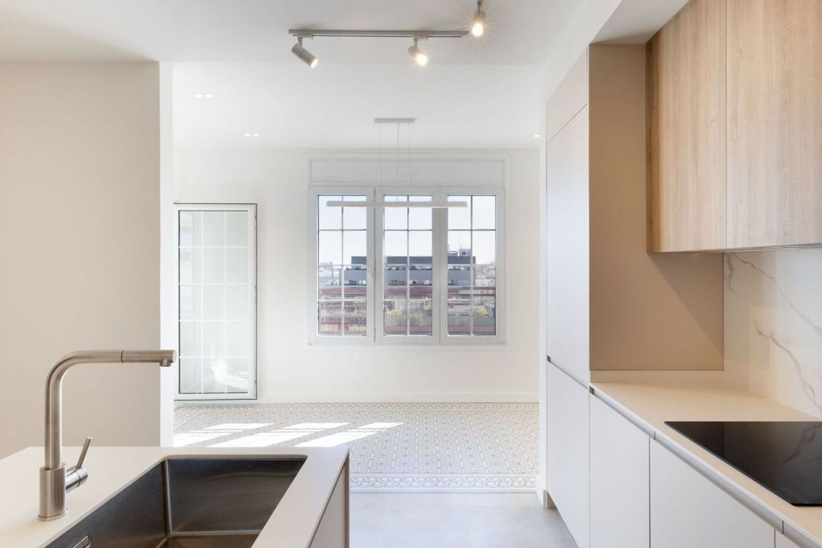 Apartamento en Barcelona, España 3 dormitorios, 131 m2 No. 182383