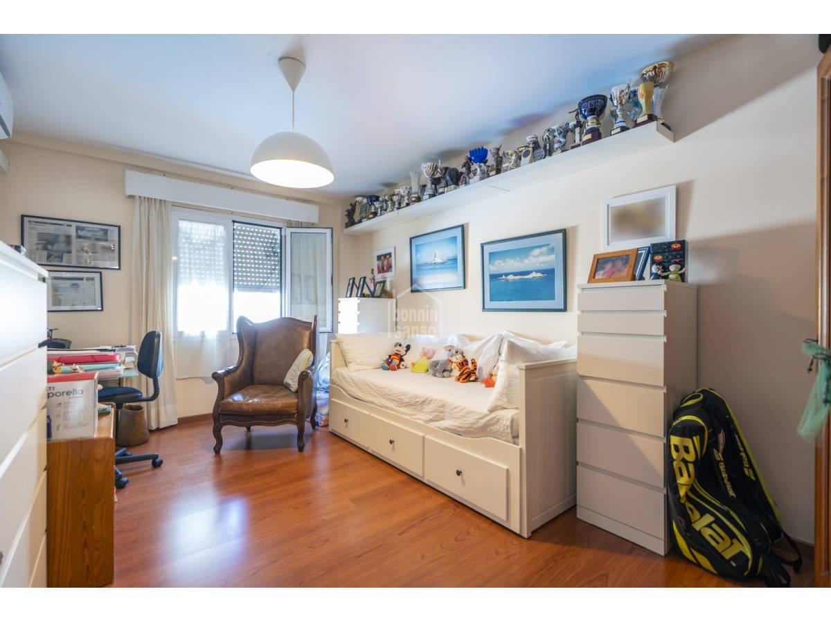Apartamento en Mahon, Menorca, España 4 dormitorios, 141 m2 No. 179313