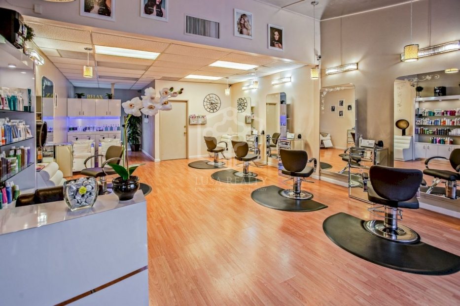 Liikekiinteistö Barcelona, Espanja 380 m2 No. 155448