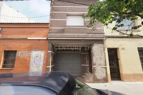 Māja Terrassa, Barcelona, Spānijā 2 istabas, 195 m2 Nr. 167224