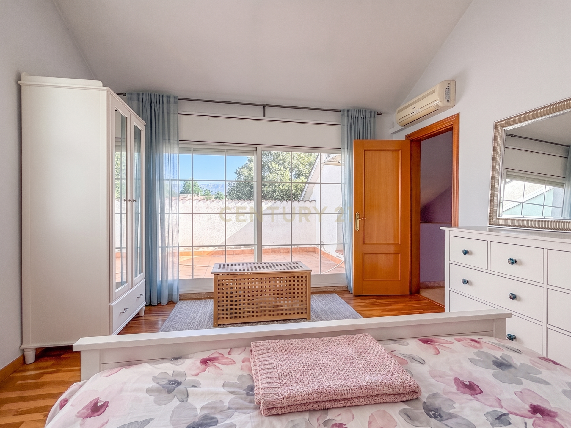 Māja Santa Eulalia De Roncana, Barcelona, Spānijā 5 istabas, 293 m2 Nr. 192349