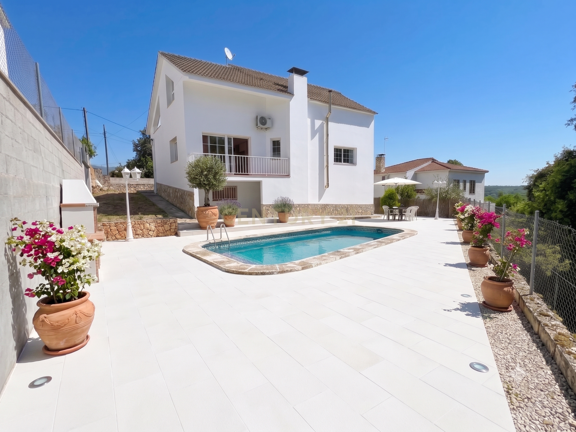 Māja Santa Eulalia De Roncana, Barcelona, Spānijā 5 istabas, 293 m2 Nr. 192349