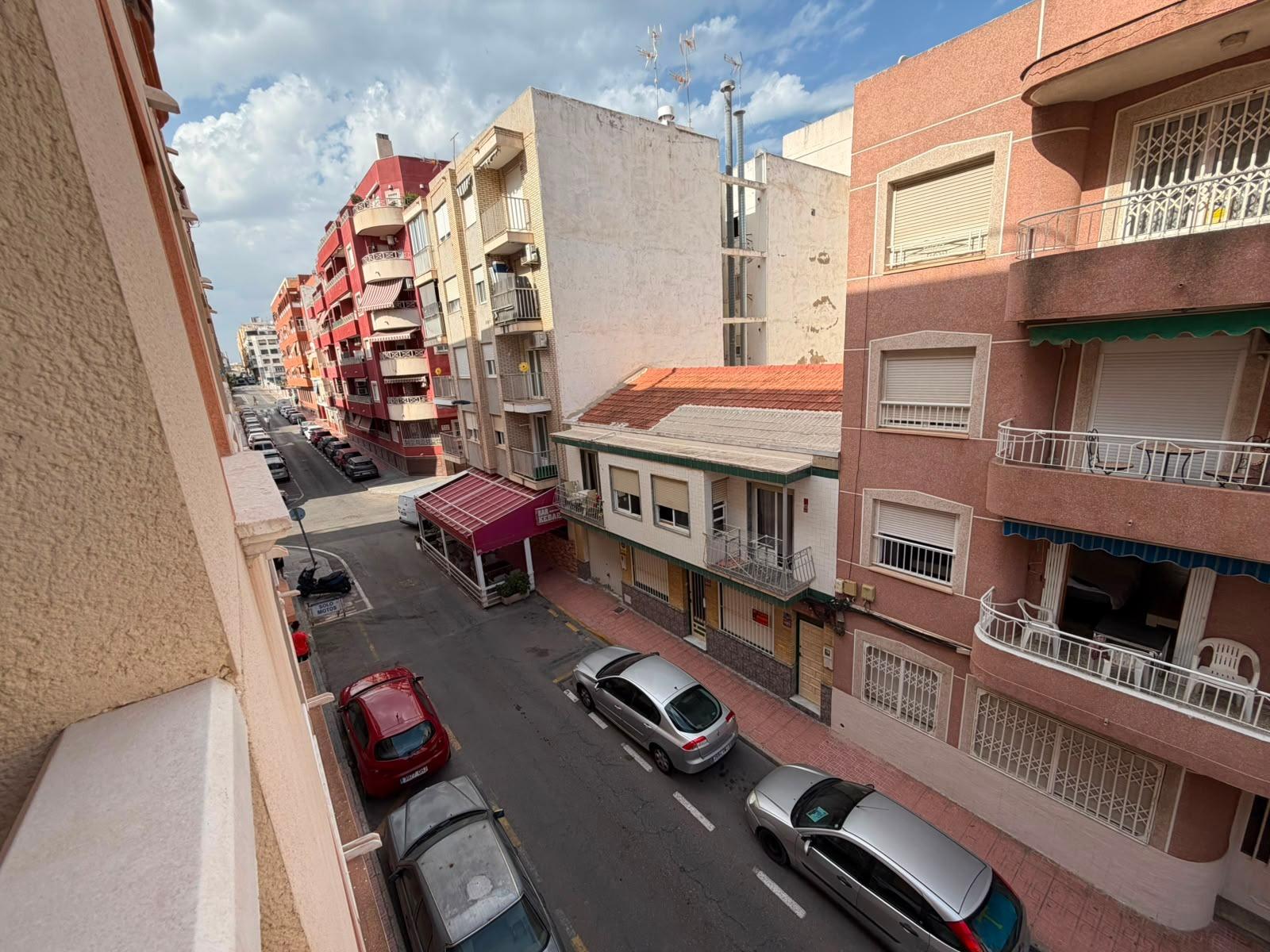 Apartamento en Torrevieja, Alicante, España 1 dormitorio, 70 m2 No. 196673