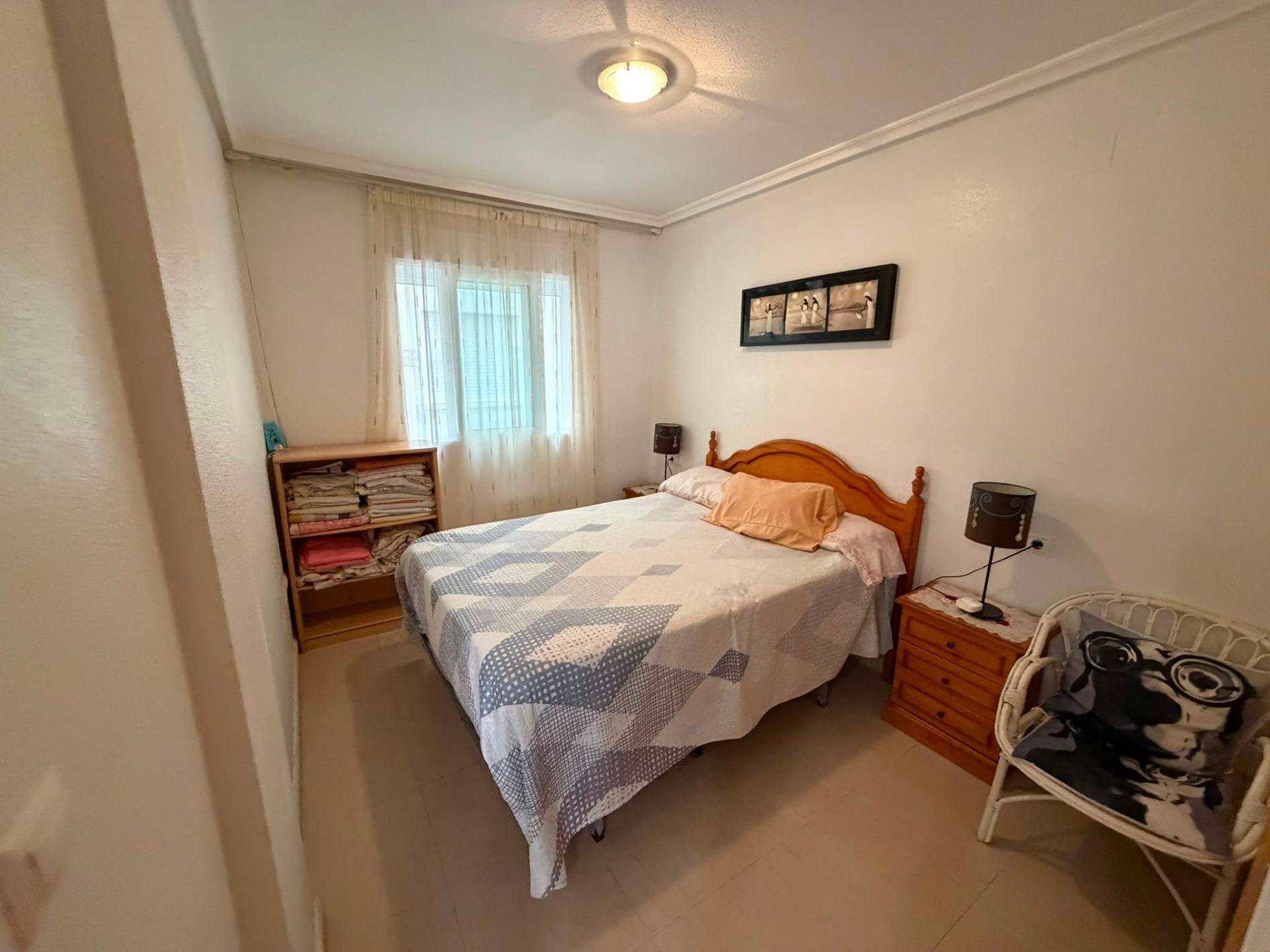 Apartamento en Torrevieja, Alicante, España 1 dormitorio, 70 m2 No. 196673