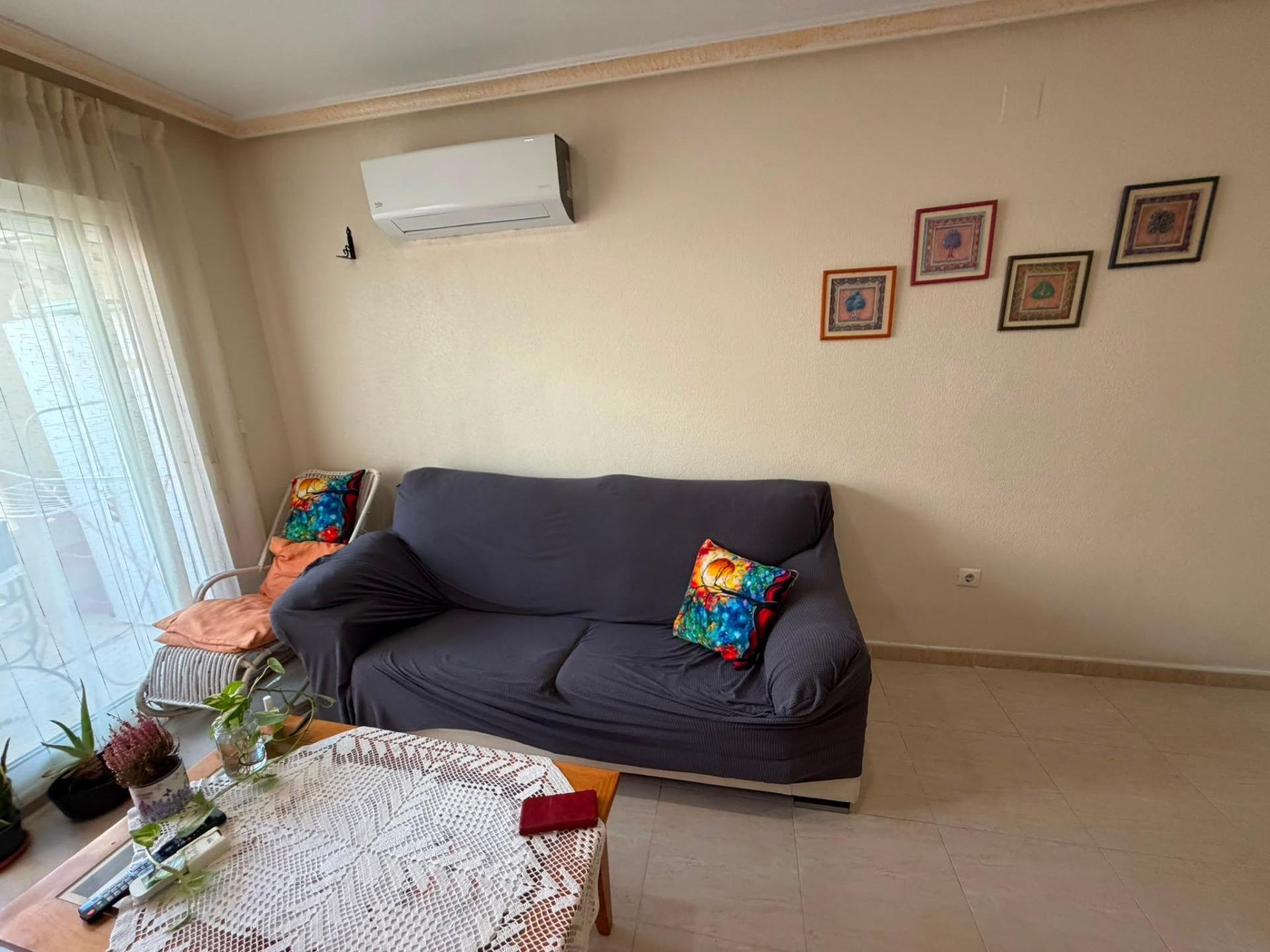 Apartamento en Torrevieja, Alicante, España 1 dormitorio, 70 m2 No. 196673