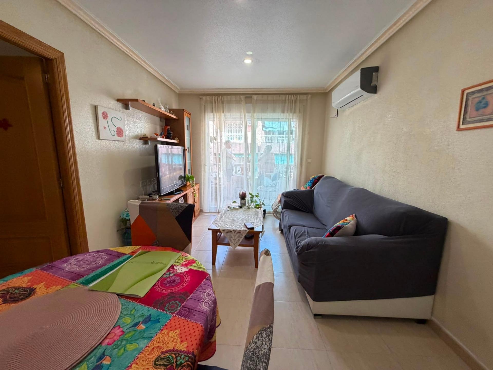 Apartamento en Torrevieja, Alicante, España 1 dormitorio, 70 m2 No. 196673