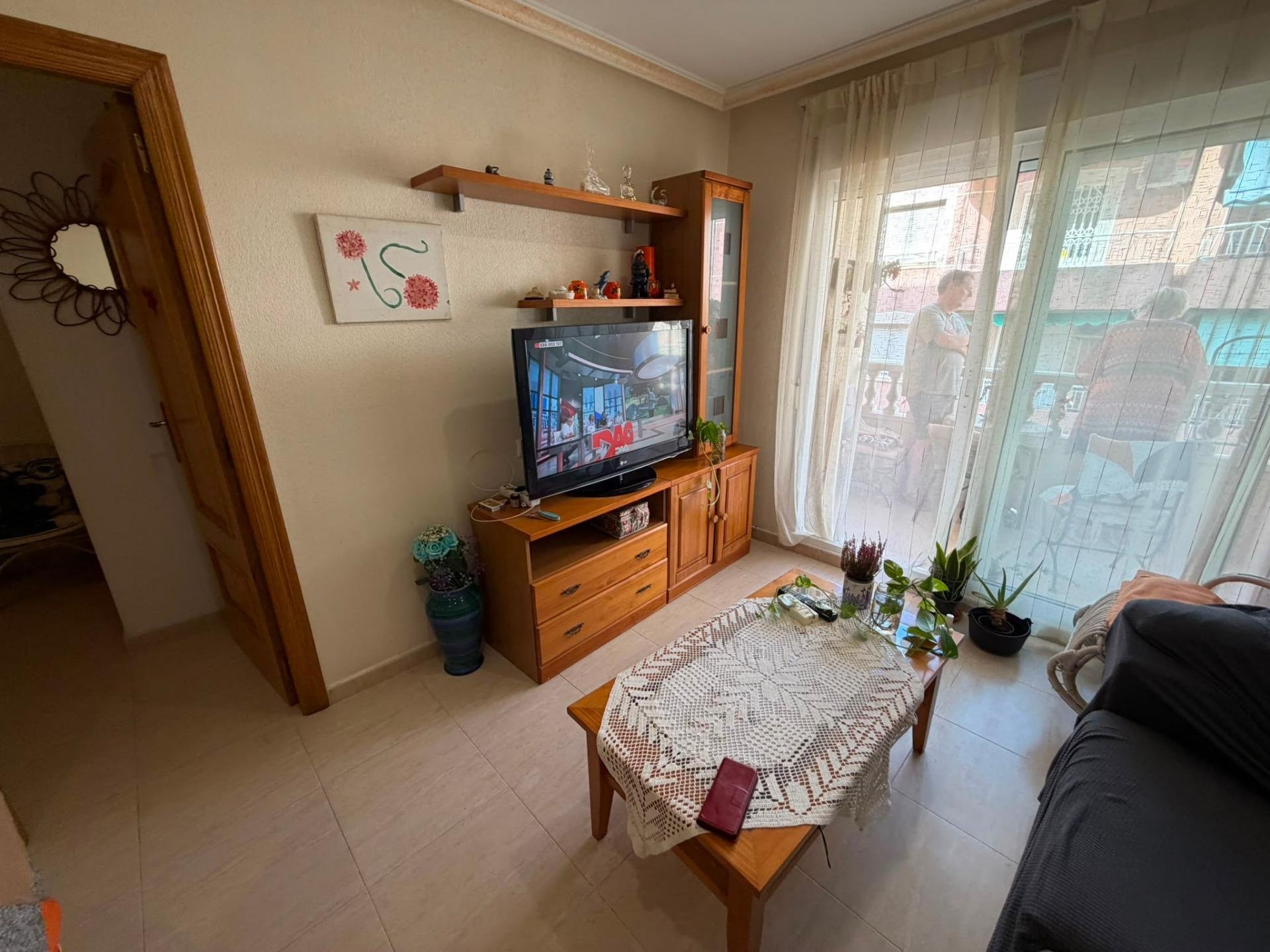 Apartamento en Torrevieja, Alicante, España 1 dormitorio, 70 m2 No. 196673