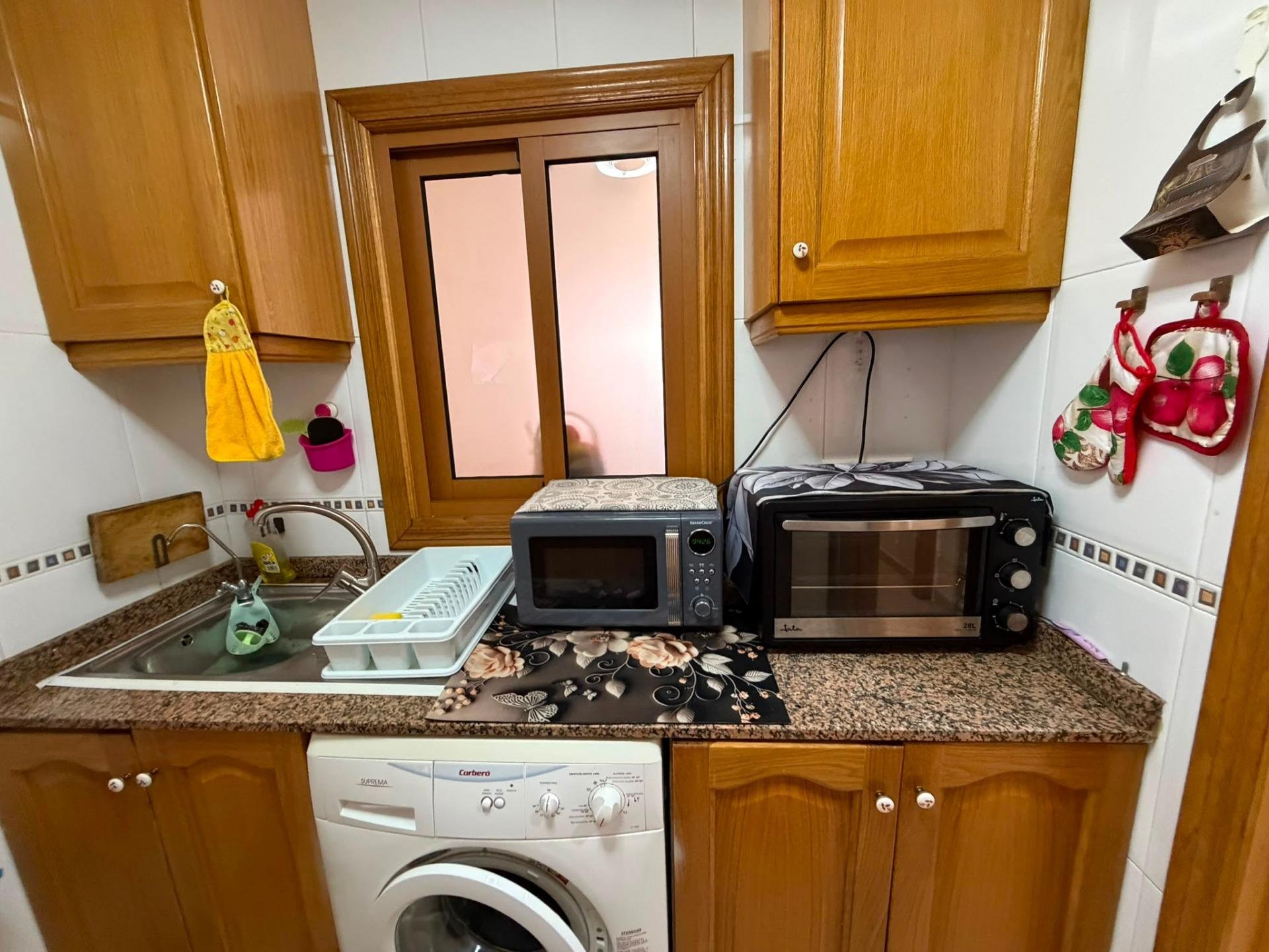 Apartamento en Torrevieja, Alicante, España 1 dormitorio, 70 m2 No. 196673