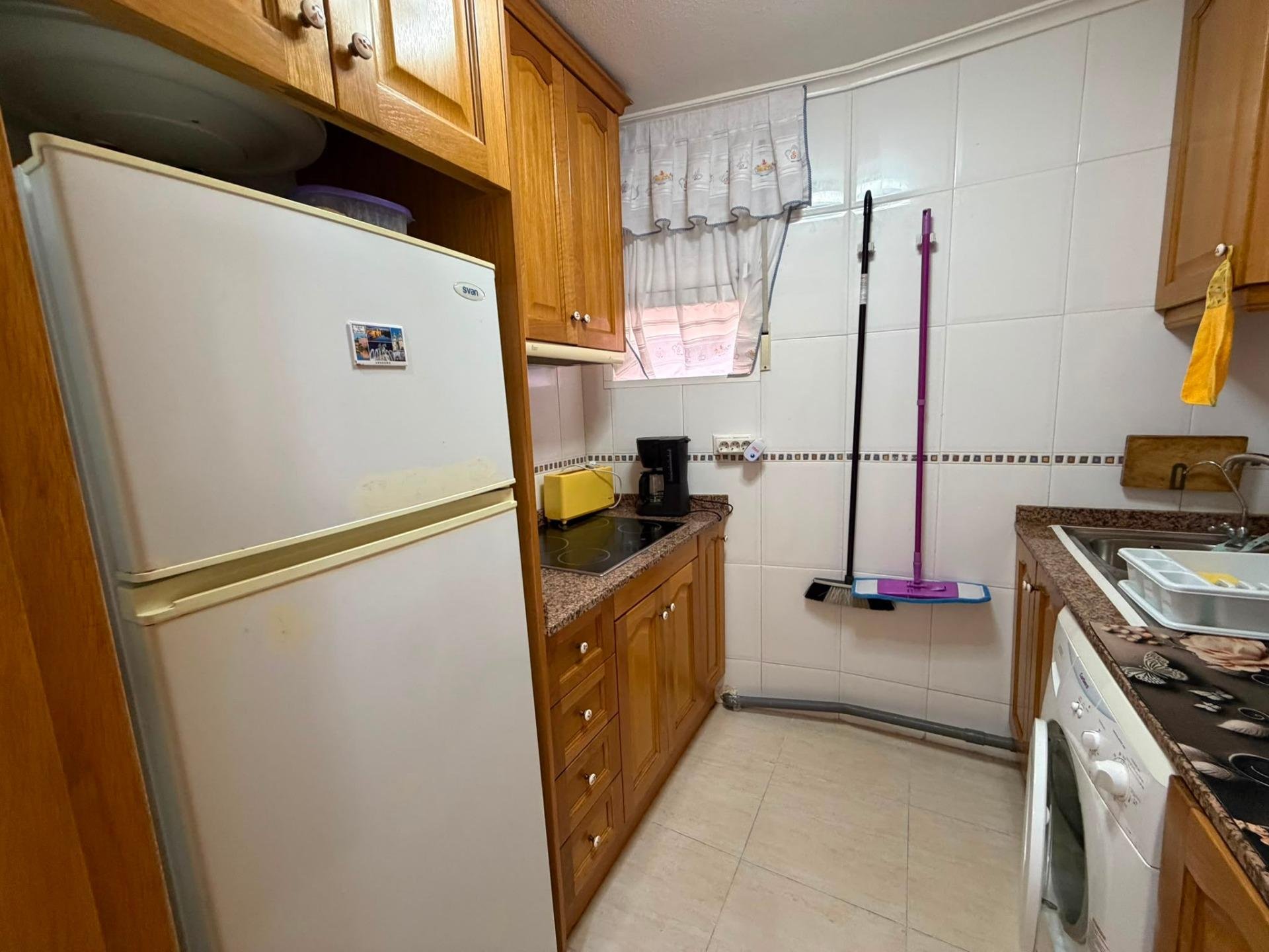 Apartamento en Torrevieja, Alicante, España 1 dormitorio, 70 m2 No. 196673