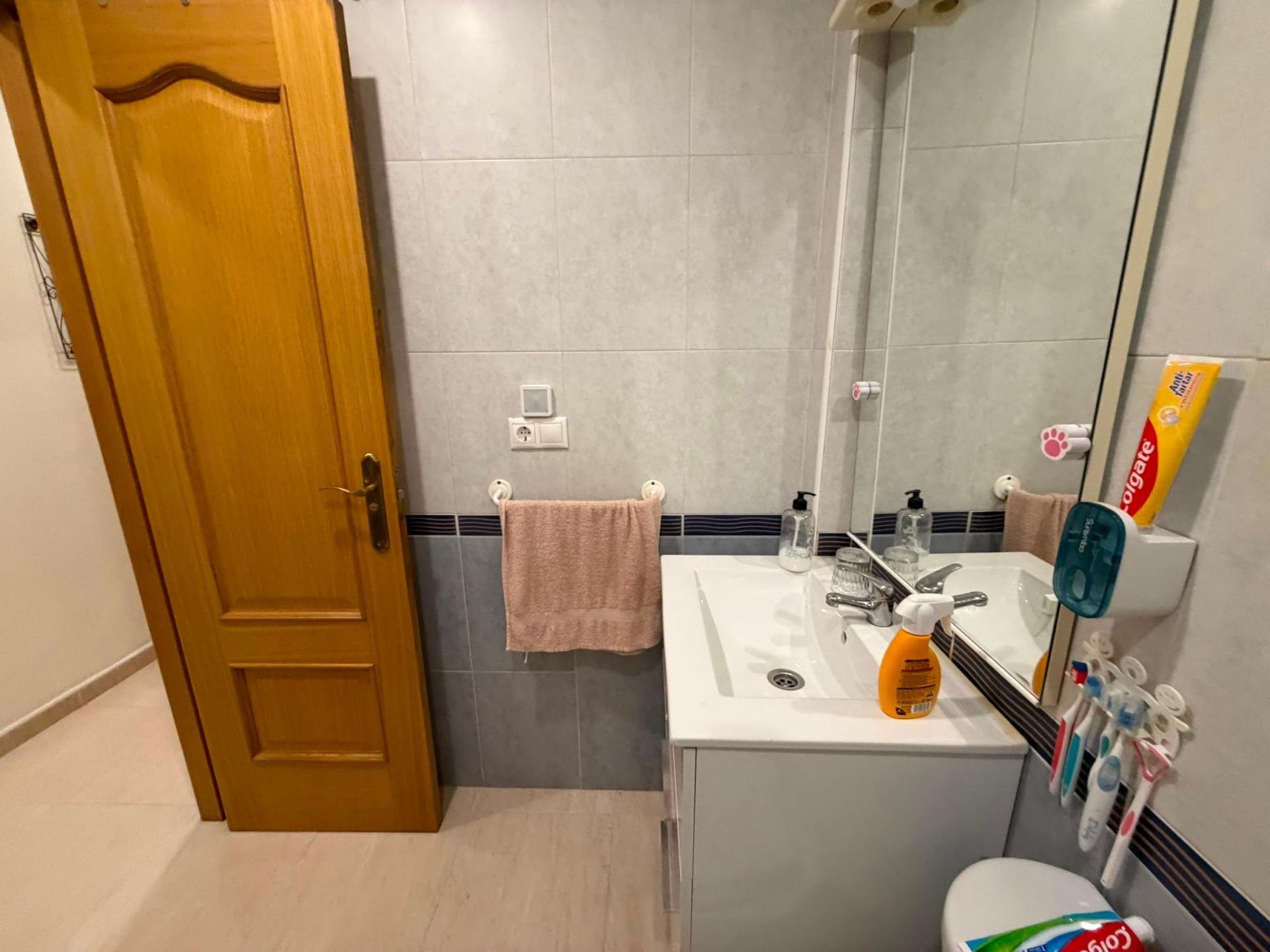 Apartamento en Torrevieja, Alicante, España 1 dormitorio, 70 m2 No. 196673