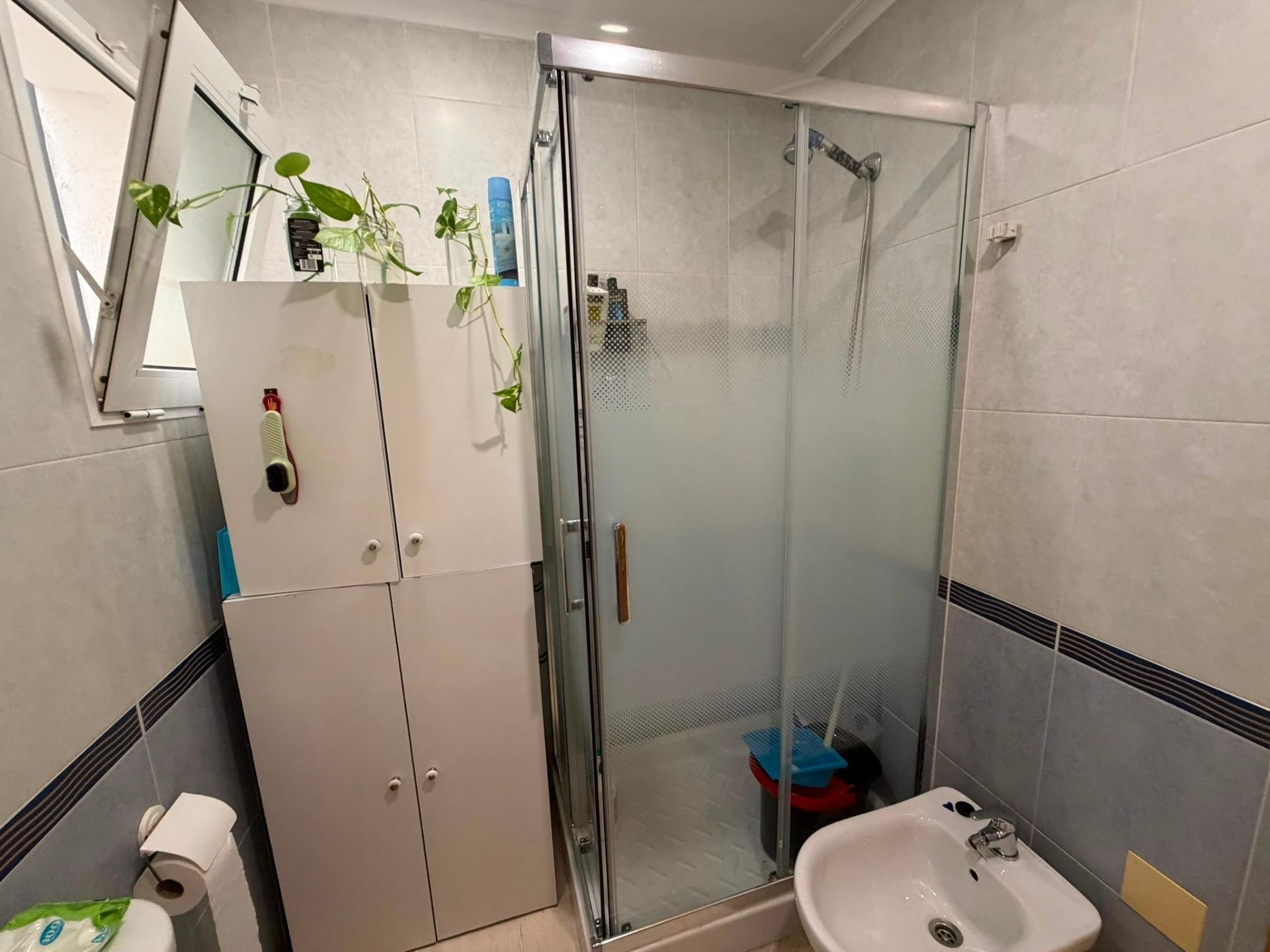 Apartamento en Torrevieja, Alicante, España 1 dormitorio, 70 m2 No. 196673