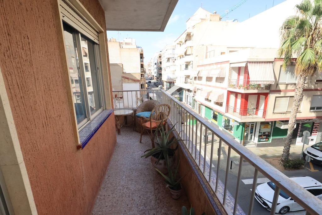 Apartamento en Torrevieja, Alicante, España 3 dormitorios, 104 m2 No. 196676