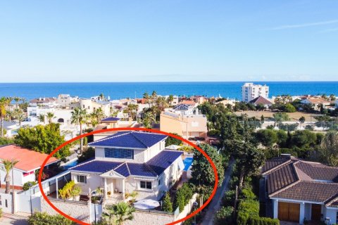 Villa en La Mata, Alicante, España 5 dormitorios, 380 m2 No. 145152