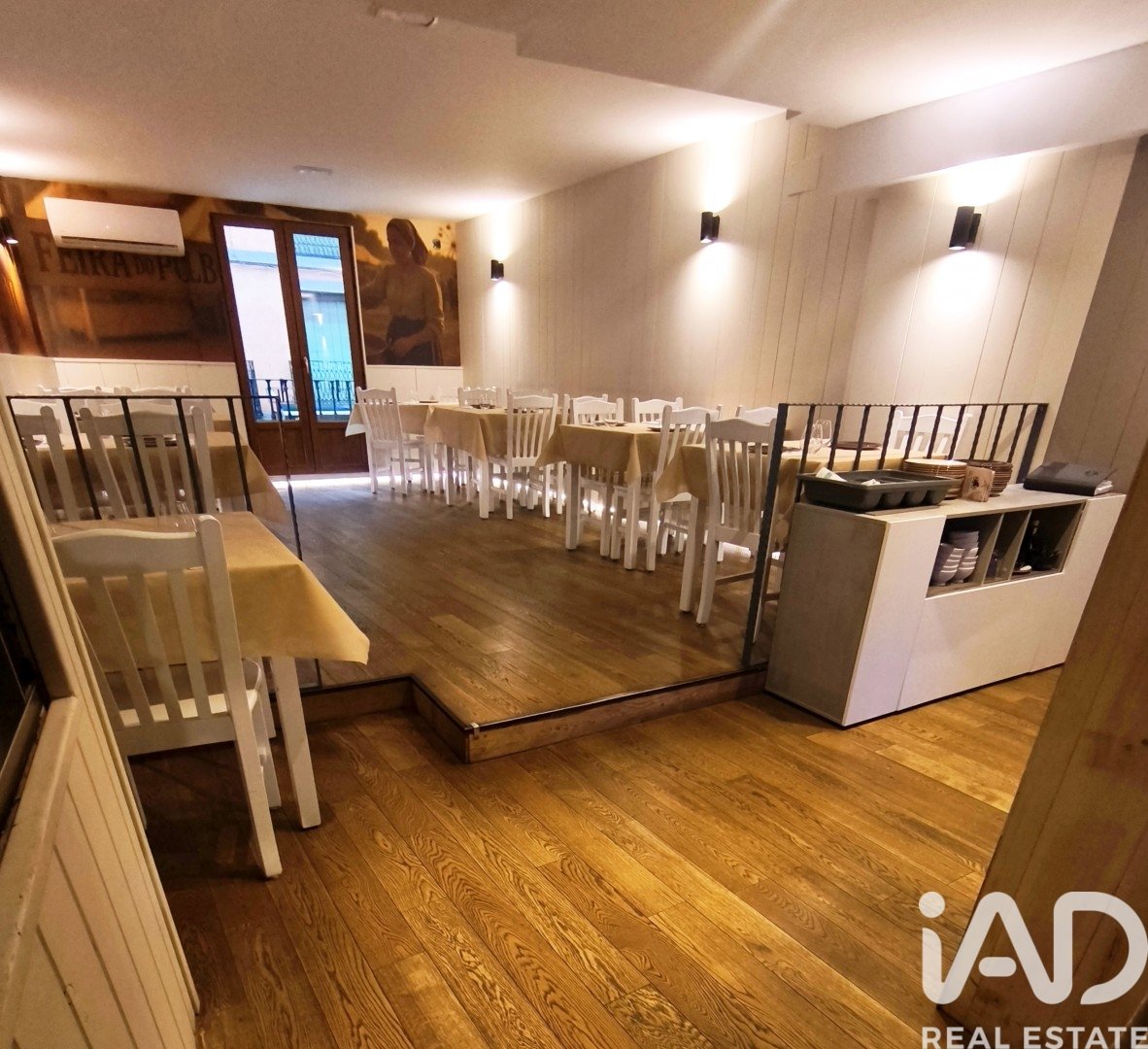 Кафе / ресторан в Леон, Испания 5 спален, 280м2 №172400