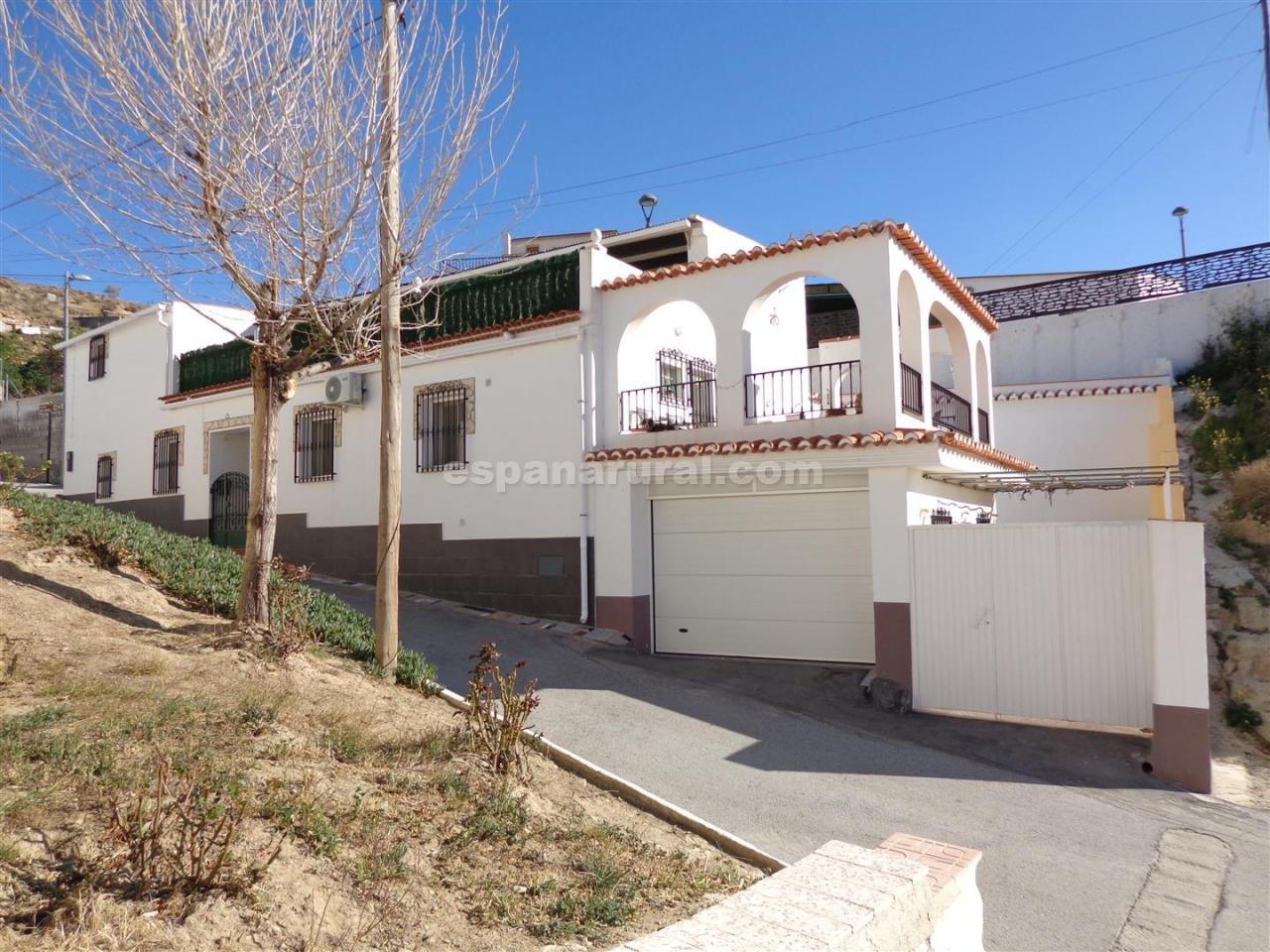 Townhouse in Caniles, Granada, Spain 4 bedrooms, 178 sq.m. No. 78046