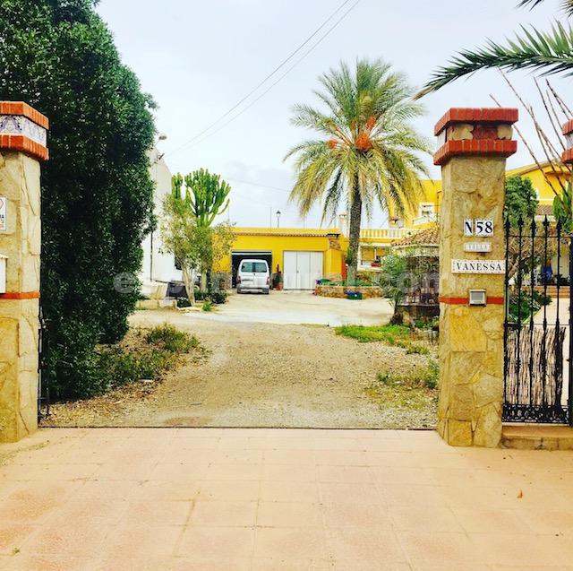 Villa i La Alfoquia, Almeria, Spanien 7 sovrum, 500 kvm. Nr. 78048