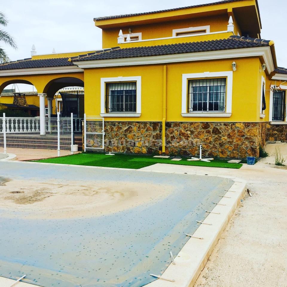 Villa i La Alfoquia, Almeria, Spanien 7 sovrum, 500 kvm. Nr. 78048