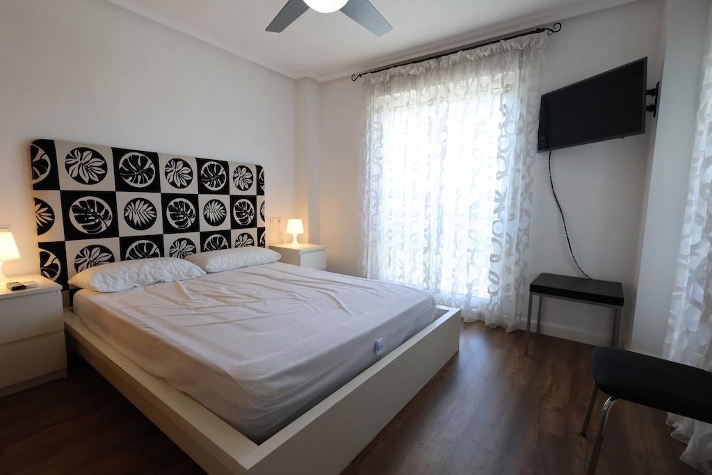 Apartamento en Mil Palmeras, Alicante, España 2 dormitorios, 87 m2 No. 189370