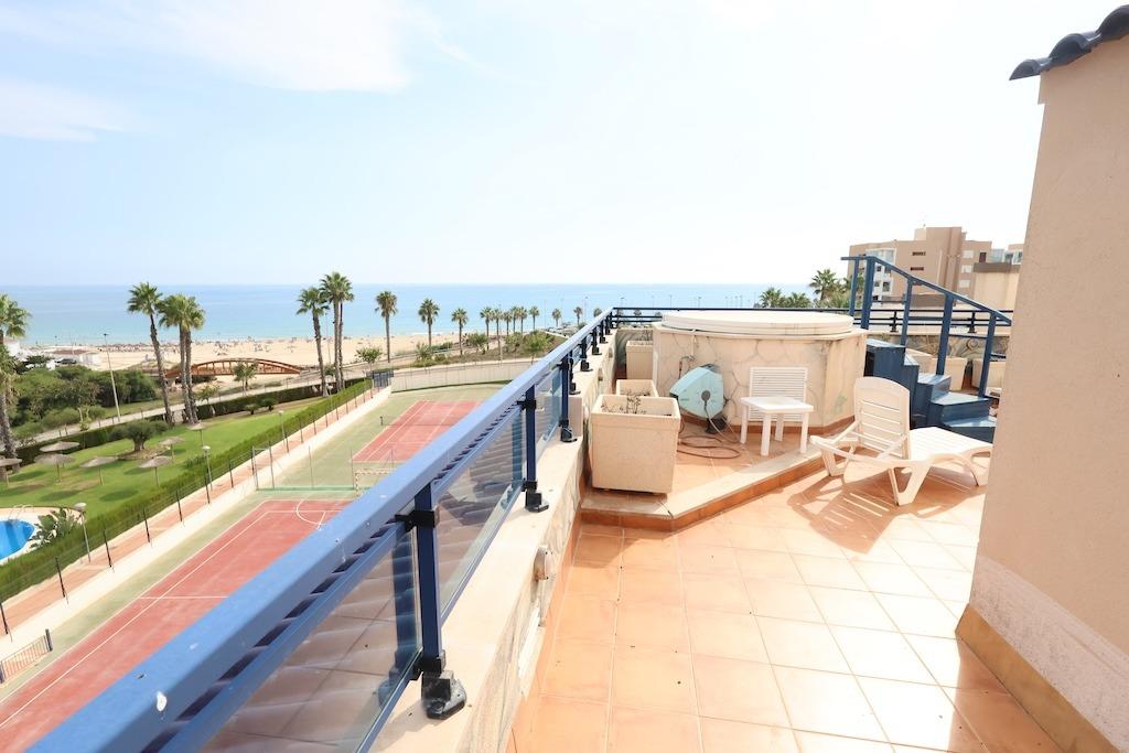 Apartamento en Mil Palmeras, Alicante, España 3 dormitorios, 119 m2 No. 189371