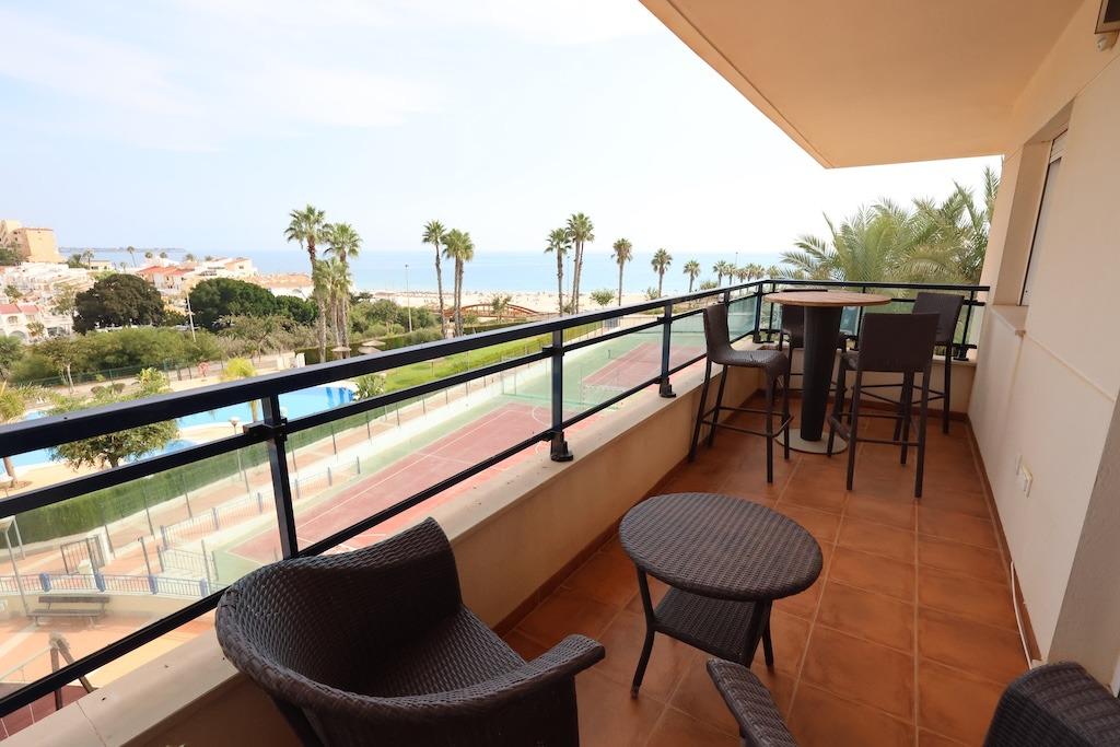Apartamento en Mil Palmeras, Alicante, España 3 dormitorios, 119 m2 No. 189371
