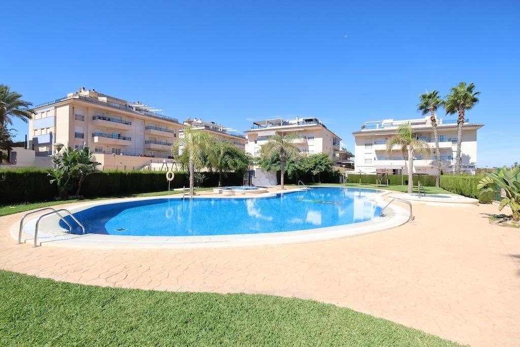 Apartamento en Mil Palmeras, Alicante, España 3 dormitorios, 119 m2 No. 189371