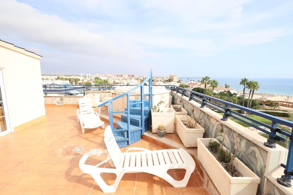 Apartamento en Mil Palmeras, Alicante, España 3 dormitorios, 119 m2 No. 189371
