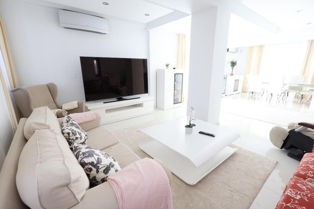 Villa in Cabo Roig, Alicante, Spain 4 bedrooms, 222 sq.m. No. 189372