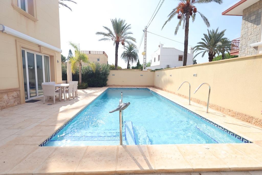 Villa in Cabo Roig, Alicante, Spain 4 bedrooms, 222 sq.m. No. 189372
